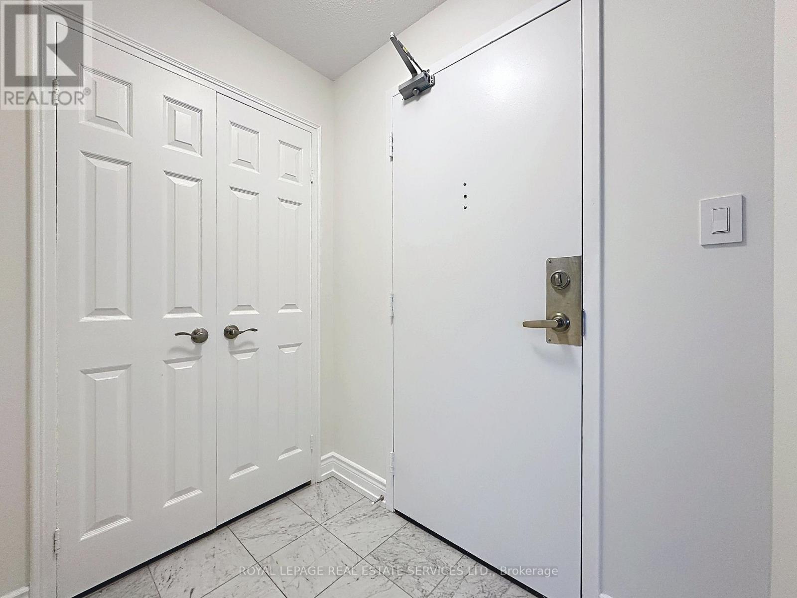 1008 - 95 La Rose Avenue, Toronto, Ontario M9P 3T2 - Photo 8 - W12819988