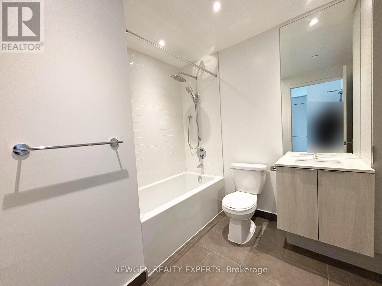 1009 - 448 Burnhamthorpe Road W, Mississauga, Ontario  L5B 4M6 - Photo 12 - W12820032