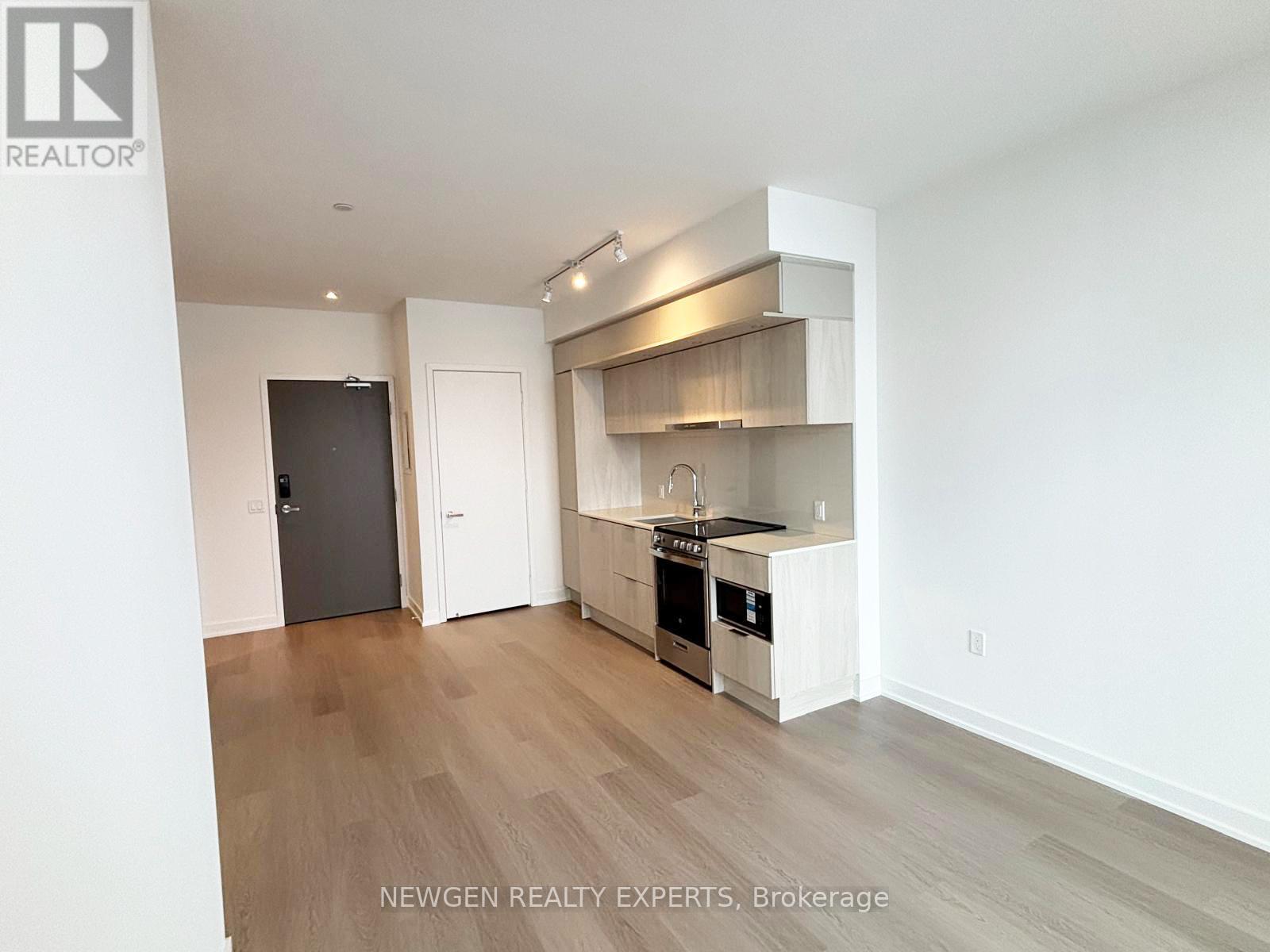 1009 - 448 Burnhamthorpe Road W, Mississauga, Ontario  L5B 4M6 - Photo 5 - W12820032