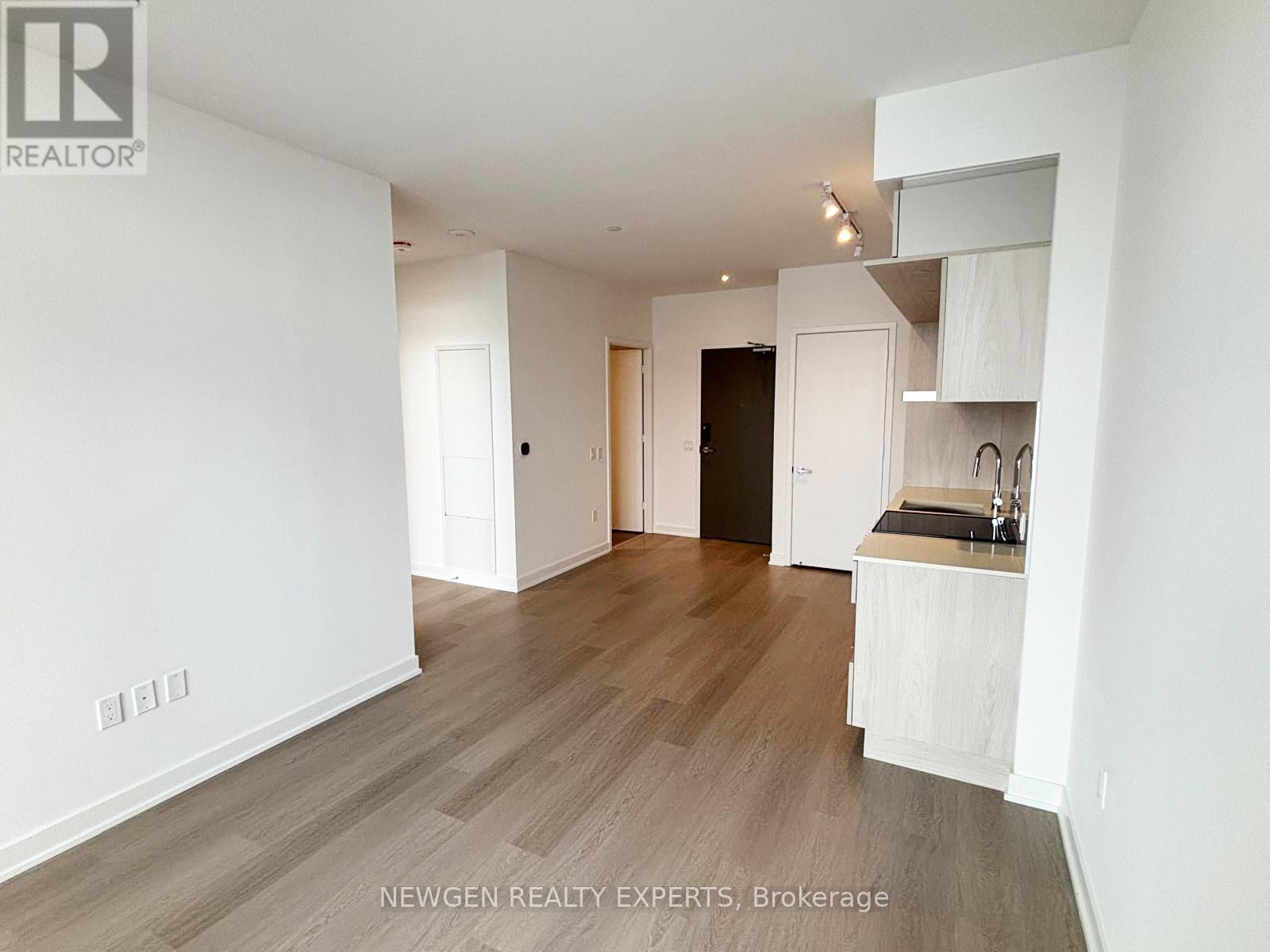 1009 - 448 Burnhamthorpe Road W, Mississauga, Ontario  L5B 4M6 - Photo 8 - W12820032