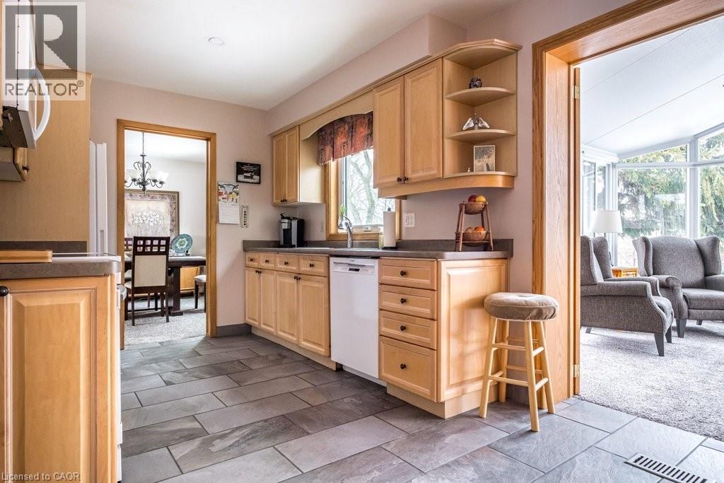 19 Chateau Court, Hamilton, Ontario  L9C 5P3 - Photo 16 - 40795764