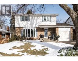 19 CHATEAU Court, Hamilton, Ontario