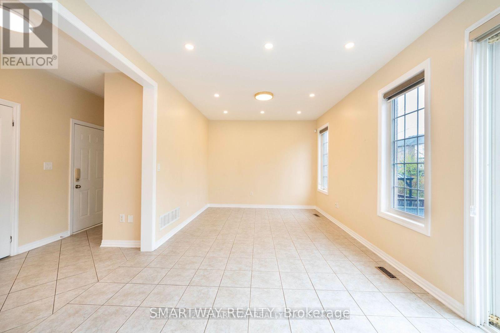 184 Montreal Circle, Hamilton, Ontario  L8E 0C6 - Photo 12 - X12819862