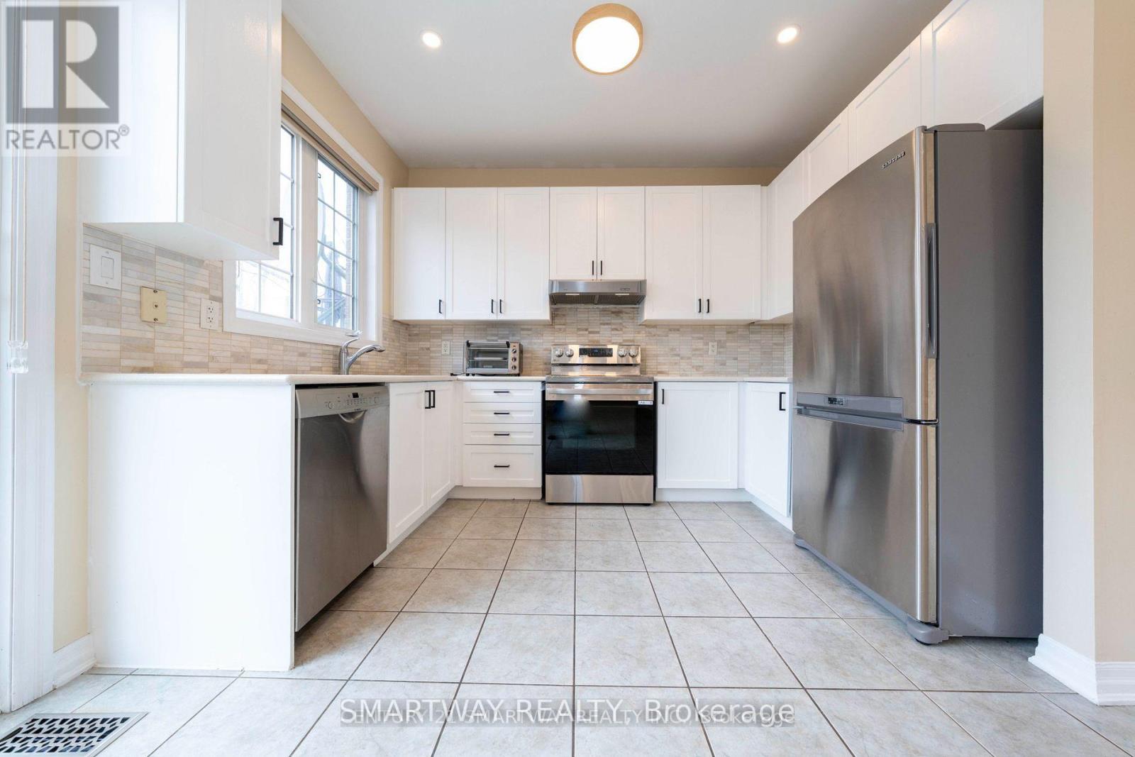 184 Montreal Circle, Hamilton, Ontario  L8E 0C6 - Photo 14 - X12819862