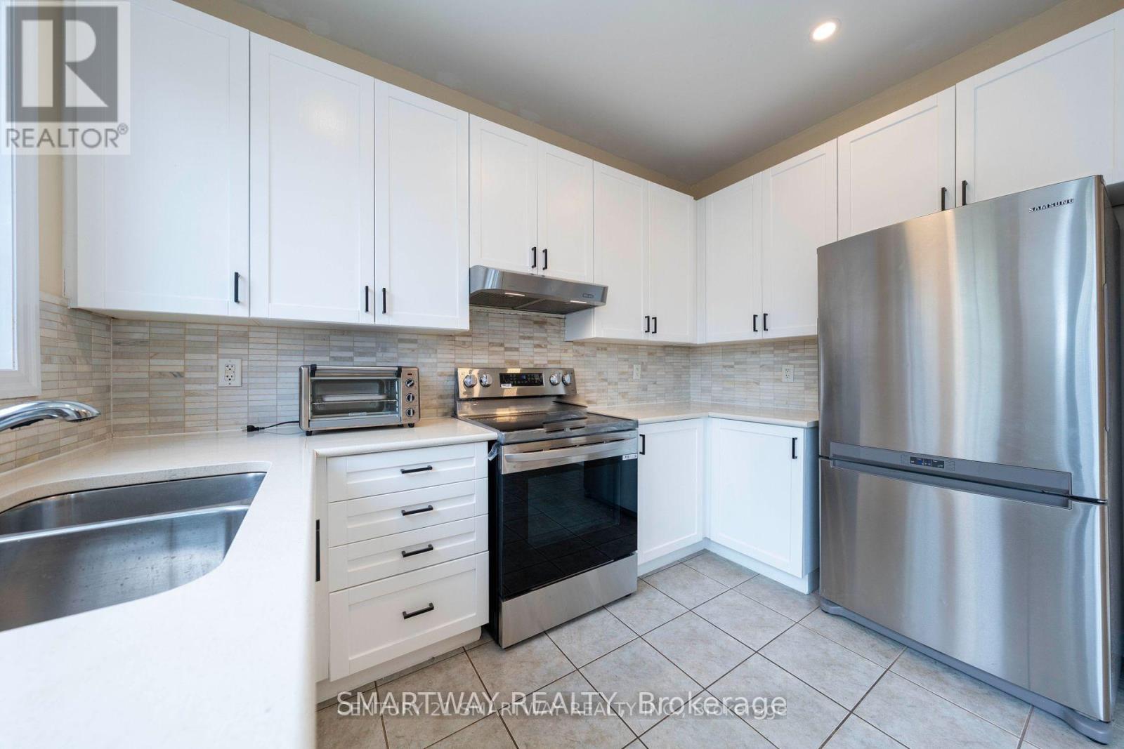 184 Montreal Circle, Hamilton, Ontario  L8E 0C6 - Photo 15 - X12819862