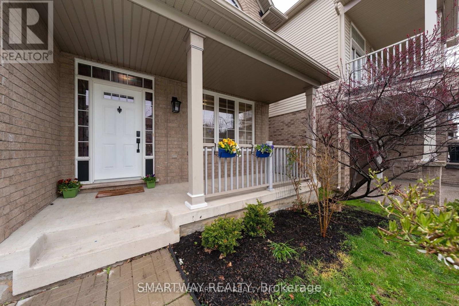 184 Montreal Circle, Hamilton, Ontario  L8E 0C6 - Photo 4 - X12819862