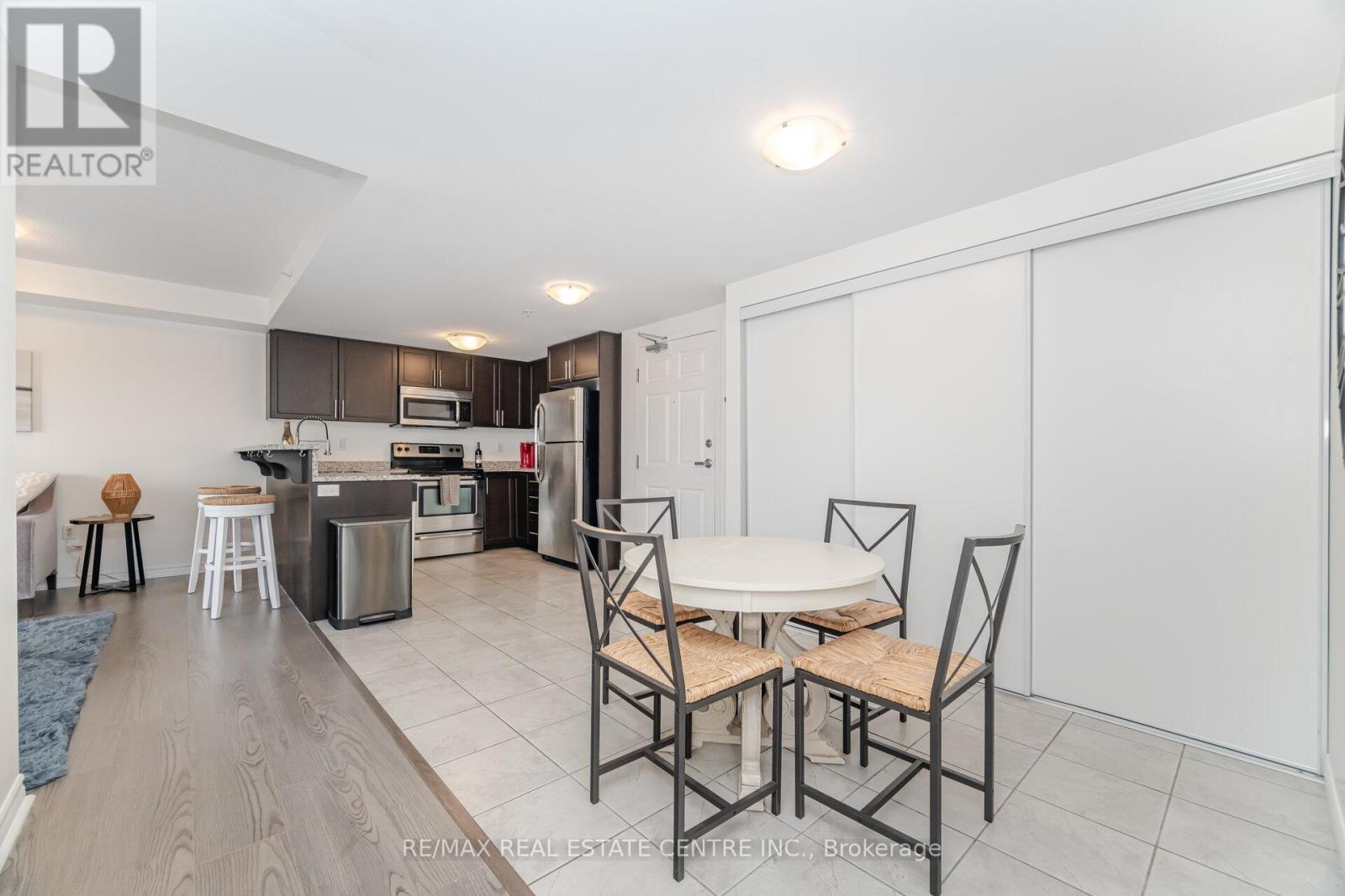 409 - 45 Kingsbury Square, Guelph (Pineridge/westminster Woods), Ontario  N1L 1C3 - Photo 4 - X12819866