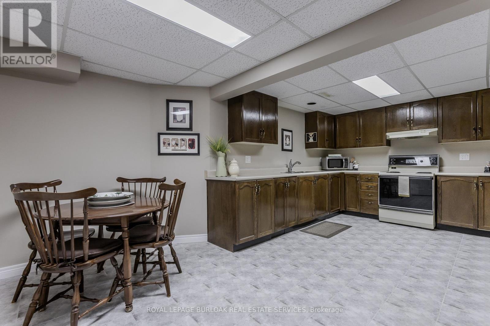 21 Isidore Place, Hamilton, Ontario  L8J 2P2 - Photo 38 - X12819888