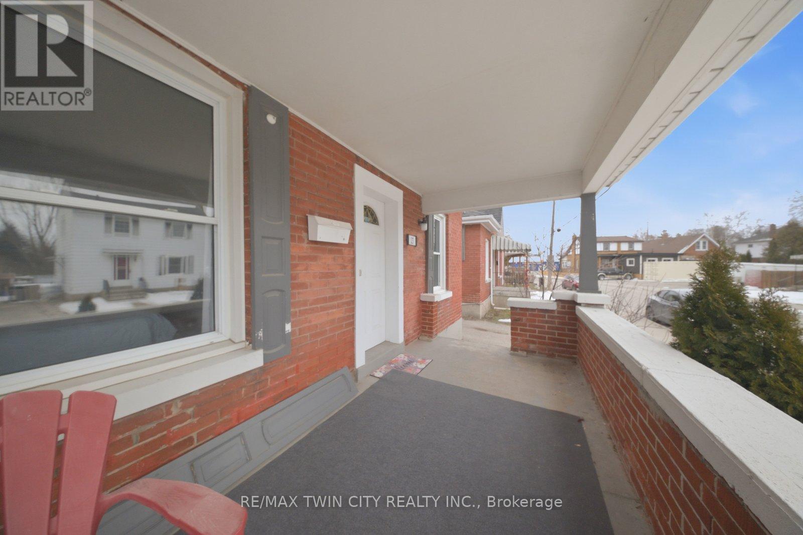 13 Salisbury Avenue, Brantford, Ontario  N3S 1M6 - Photo 4 - X12819924