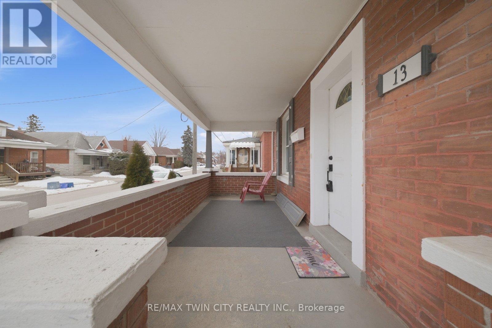 13 Salisbury Avenue, Brantford, Ontario  N3S 1M6 - Photo 5 - X12819924