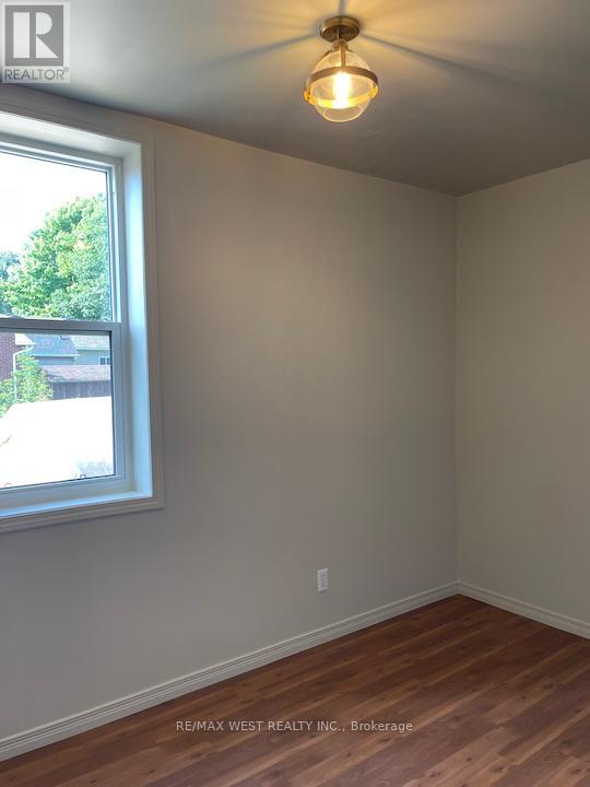 182 12th Street, Hanover, Ontario  N4N 1T8 - Photo 10 - X12819968