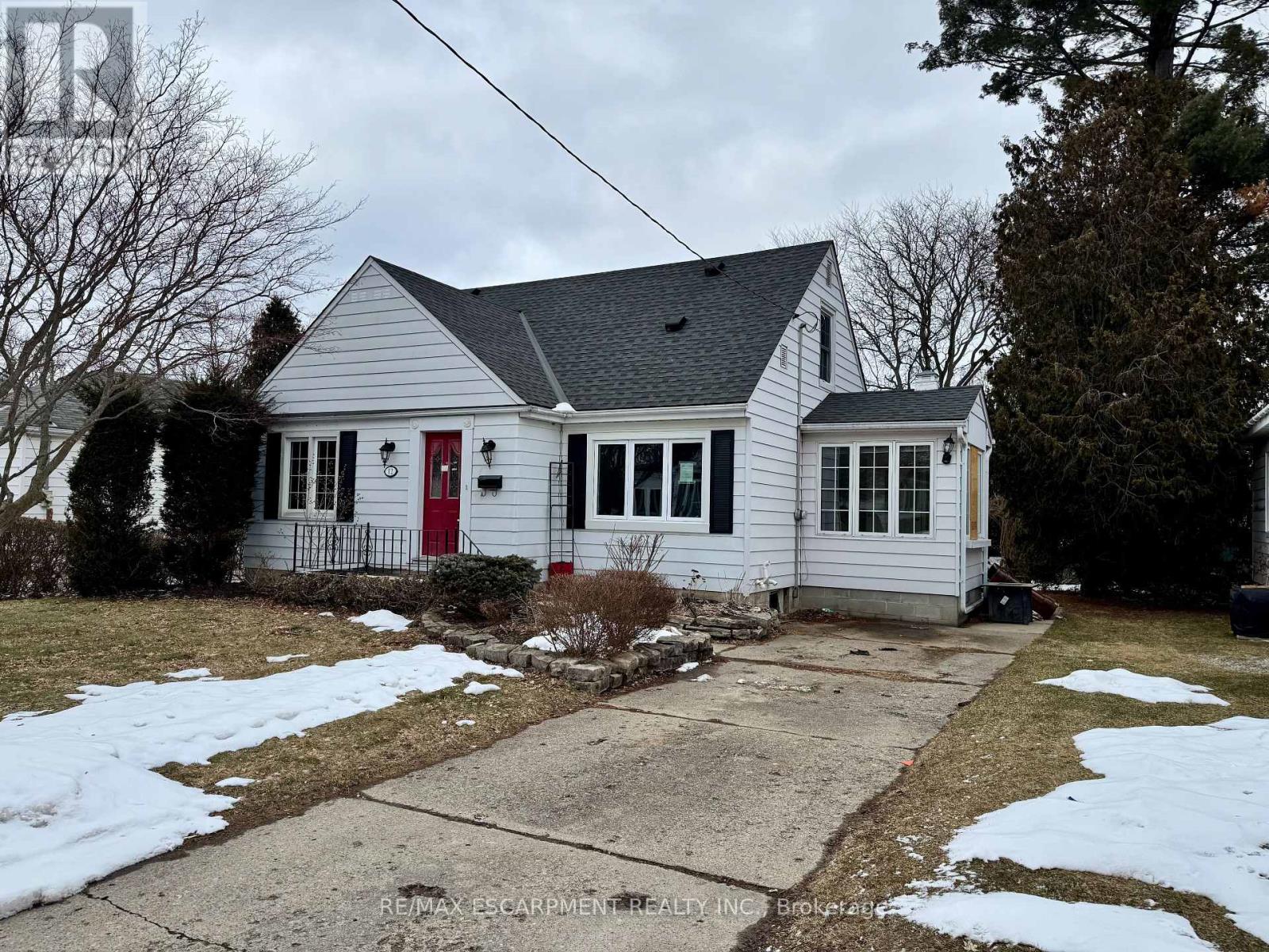 12 Spruce Street, St. Thomas, Ontario  N5R 1N5 - Photo 2 - X12819990