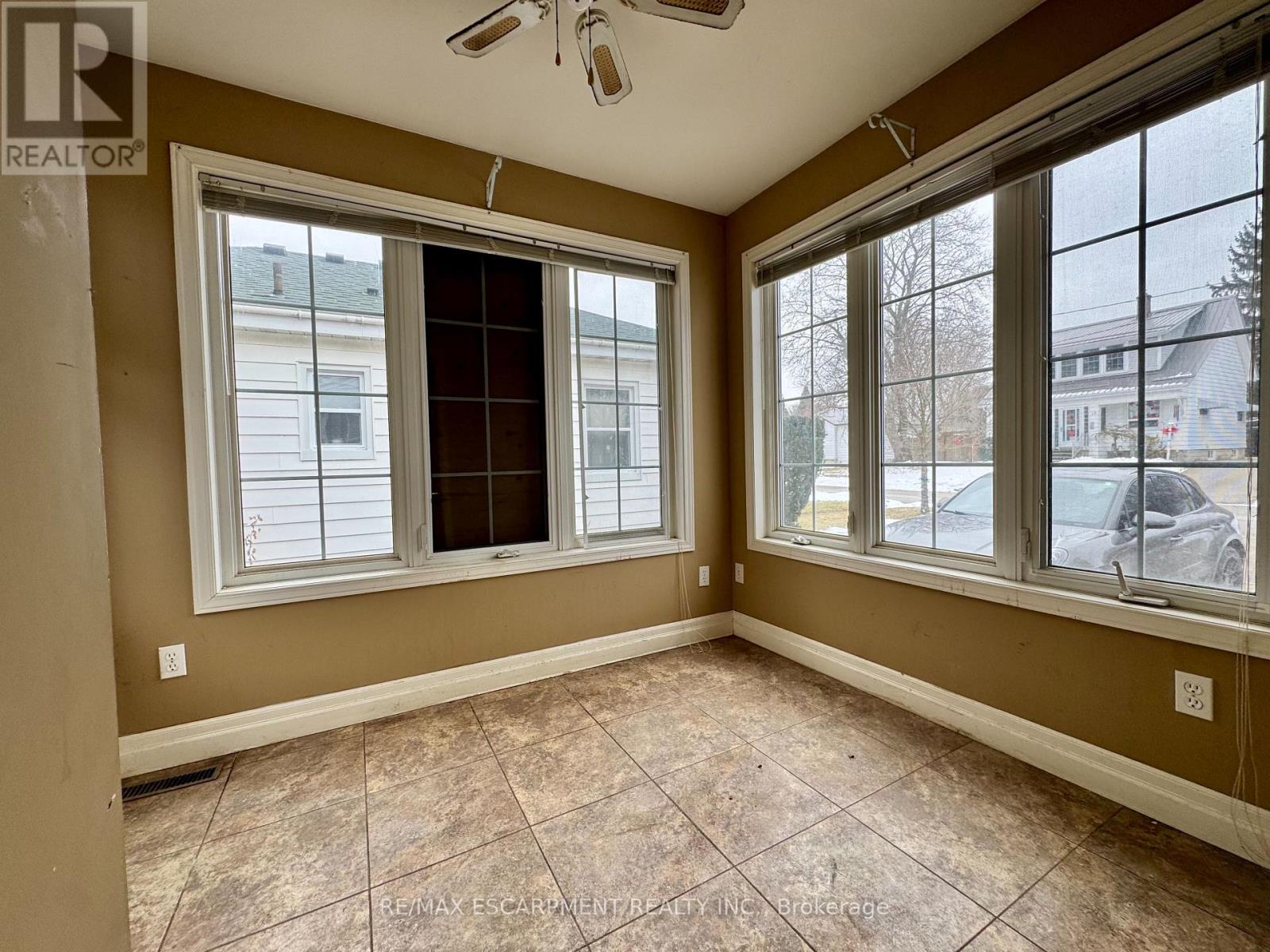 12 Spruce Street, St. Thomas, Ontario  N5R 1N5 - Photo 9 - X12819990