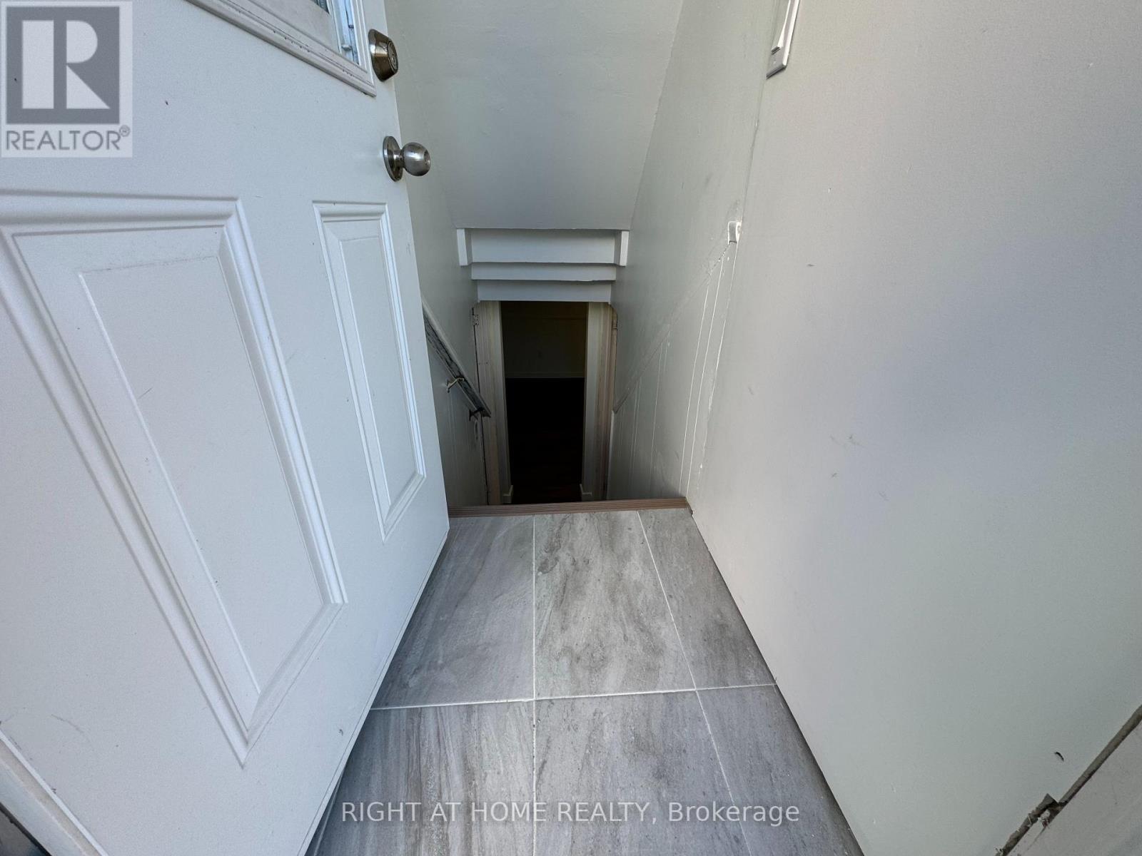 Lower - 950 Queens Boulevard, Kitchener, Ontario  N2M 1B4 - Photo 4 - X12819996