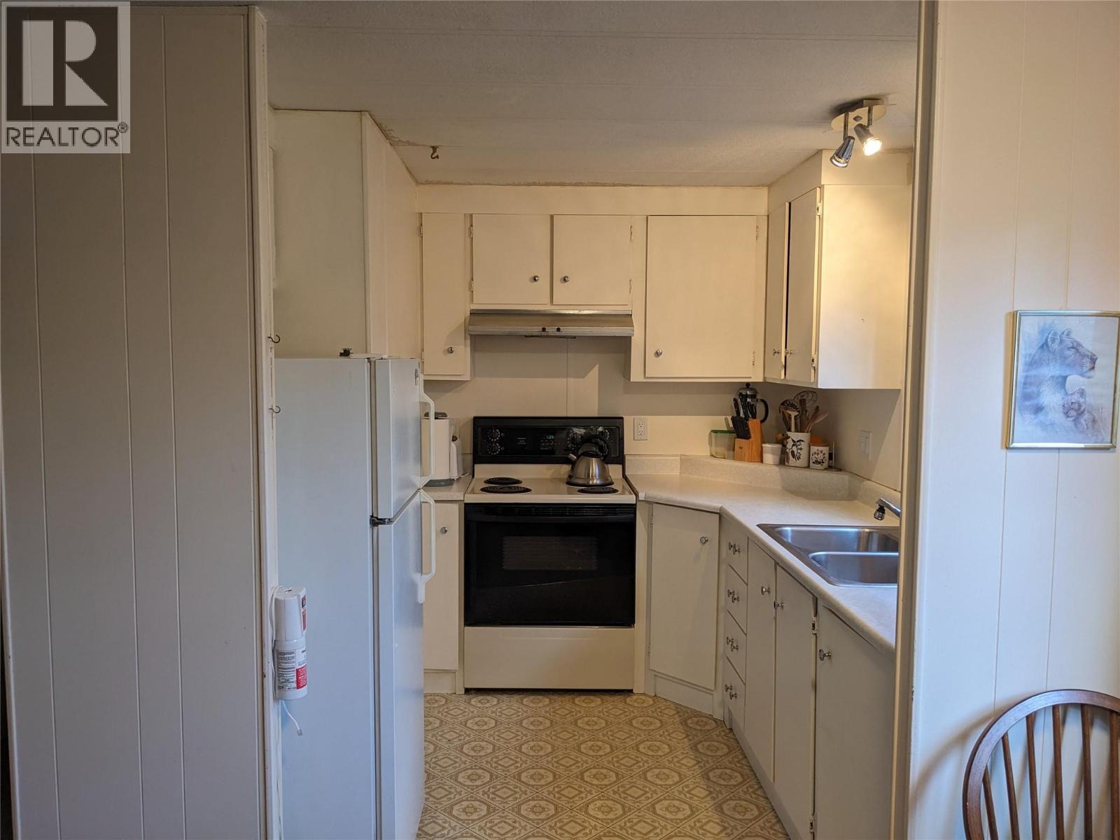 5770 Ponderosa Road, Falkland, British Columbia  V0E 1W0 - Photo 3 - 10376946