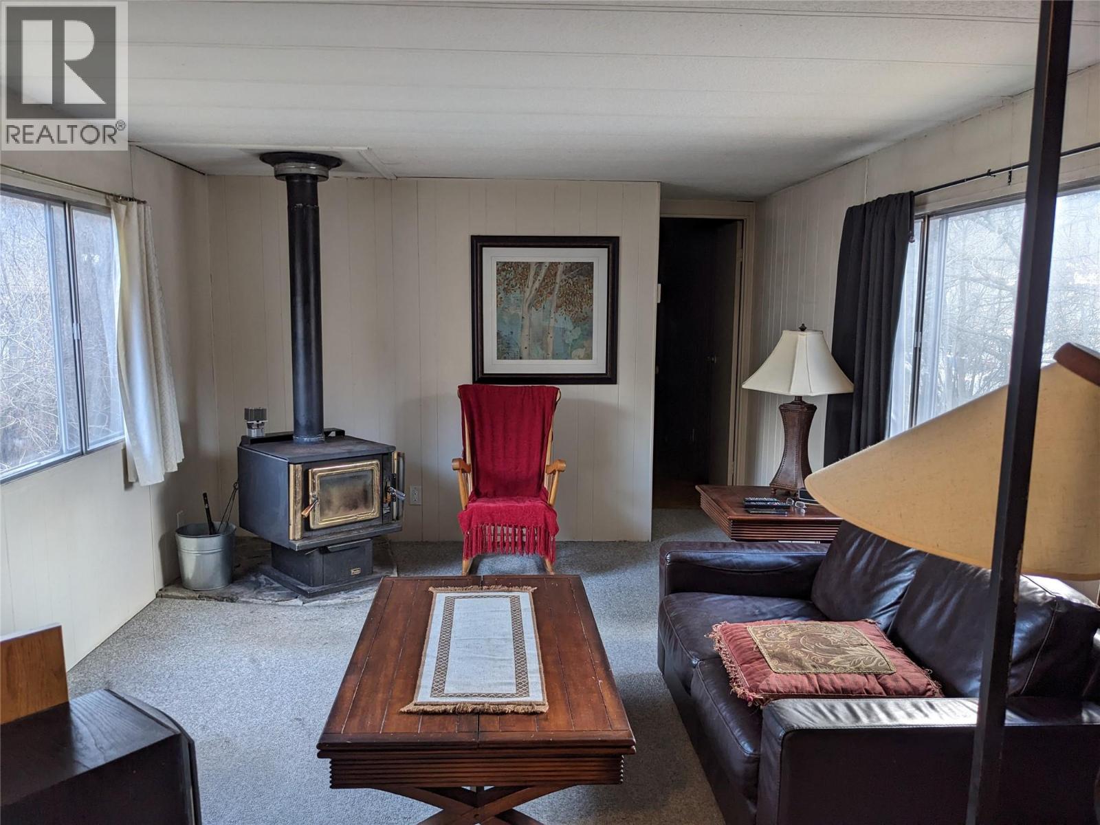 5770 Ponderosa Road, Falkland, British Columbia  V0E 1W0 - Photo 2 - 10376946