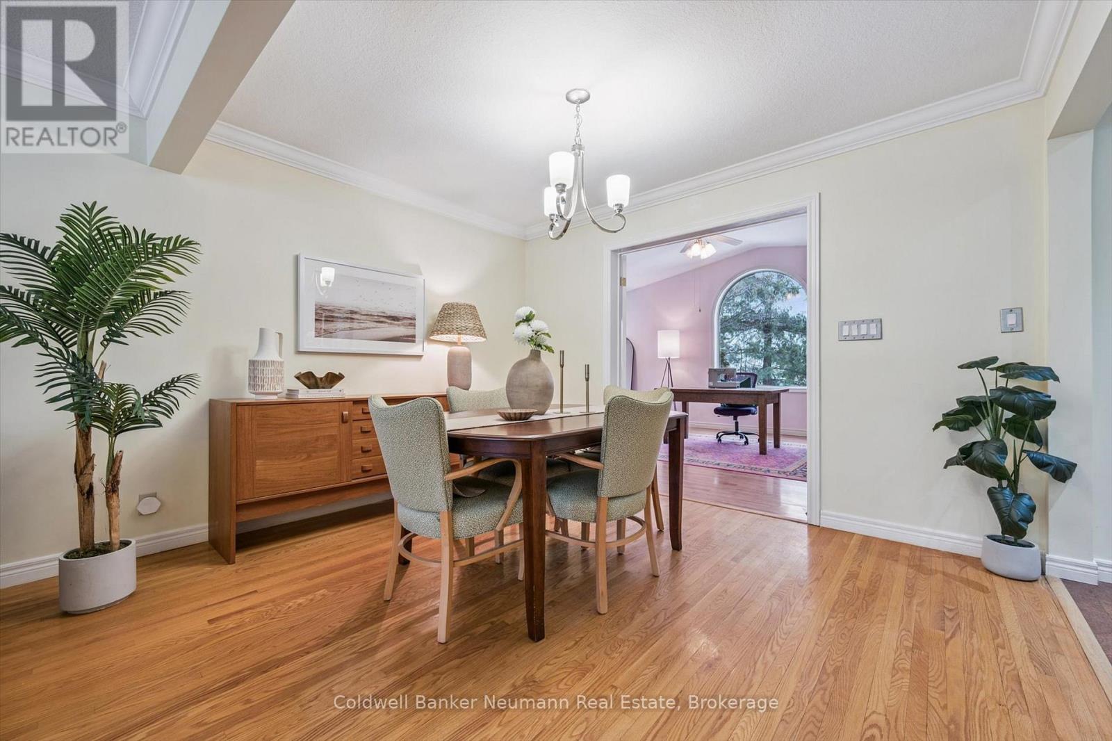 21 Oriole Crescent, Guelph, Ontario  N1G 1J5 - Photo 8 - X12801020