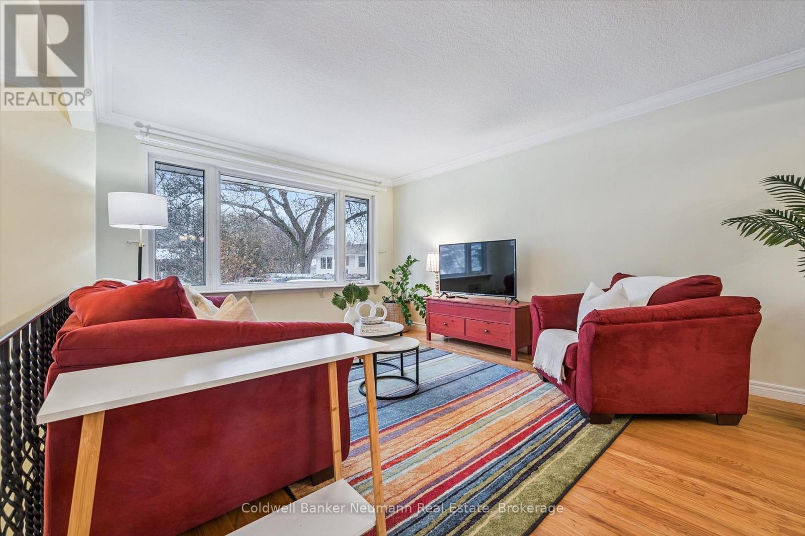 21 Oriole Crescent, Guelph, Ontario  N1G 1J5 - Photo 7 - X12801020