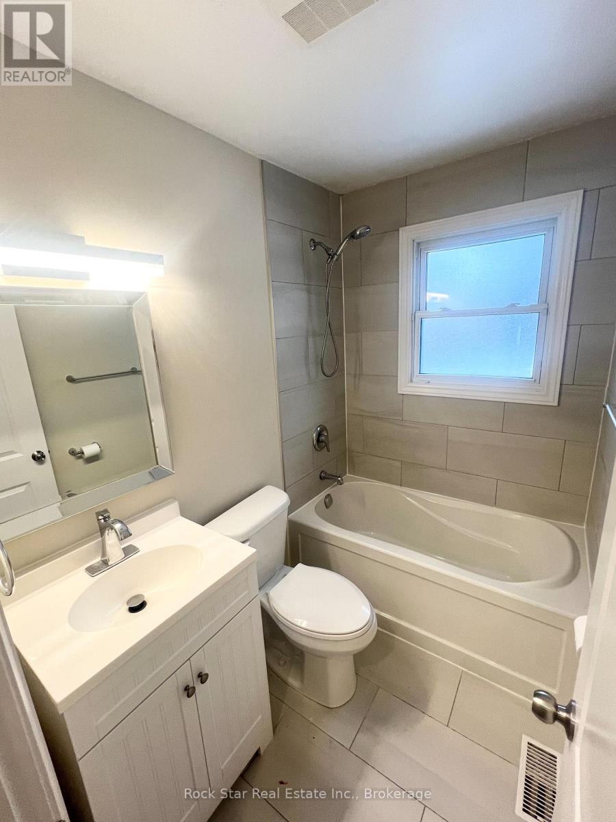 130 West 34th Street, Hamilton, Ontario  L9C 5K3 - Photo 7 - X12820162