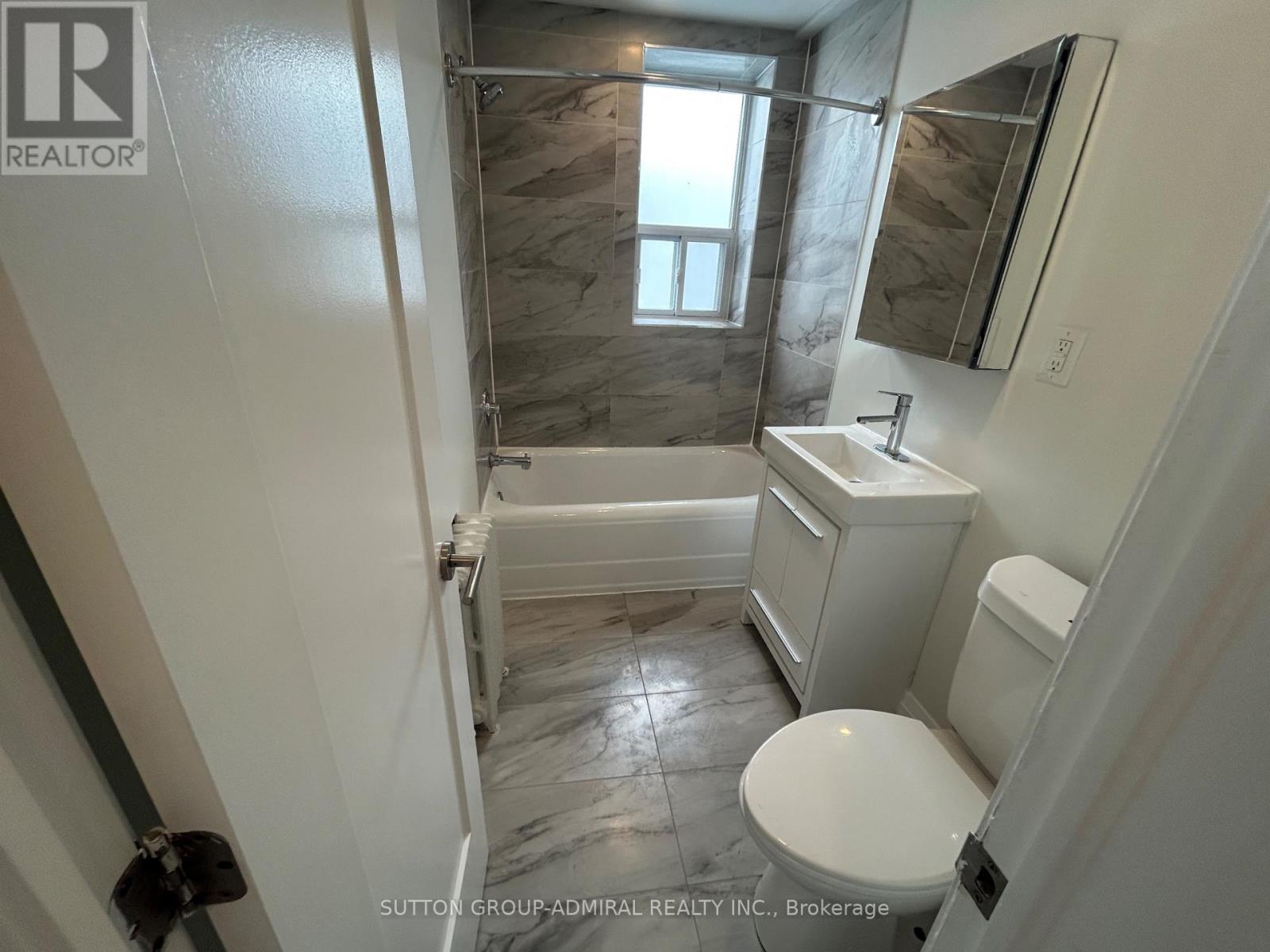 301 - 697 Eglinton Avenue W, Toronto, Ontario  M5N 1C6 - Photo 5 - C12764644