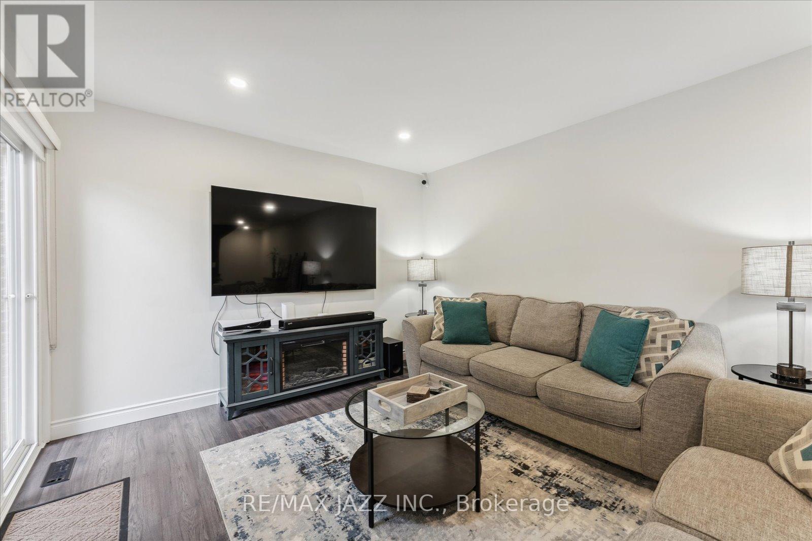 40 - 103 Dovedale Drive, Whitby (Downtown Whitby), Ontario  L1N 1Z7 - Photo 15 - E12820186