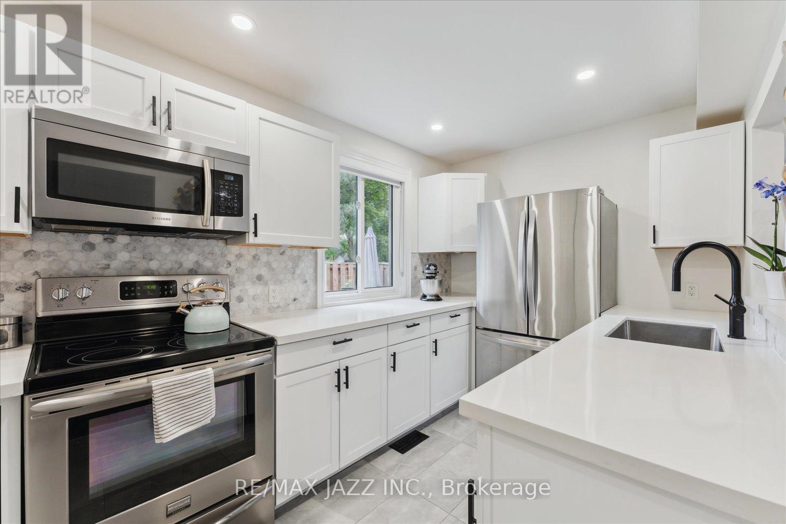 40 - 103 Dovedale Drive, Whitby (Downtown Whitby), Ontario  L1N 1Z7 - Photo 18 - E12820186