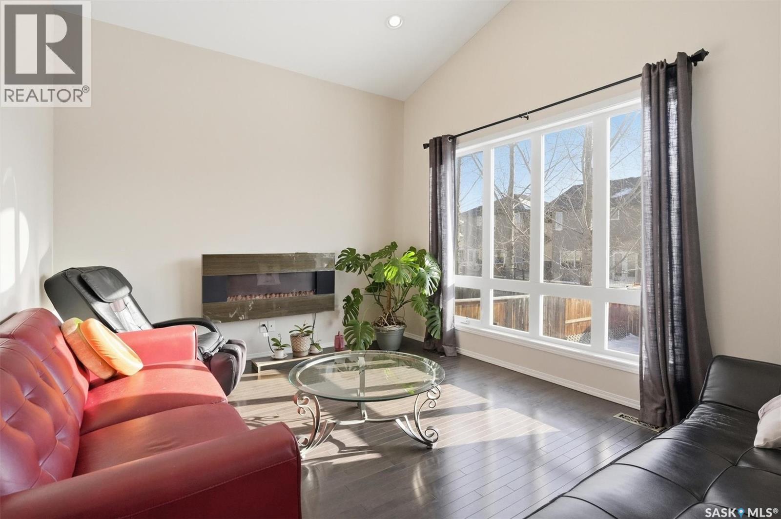 1018 Rempel Way, Saskatoon, Saskatchewan  S7T 0M6 - Photo 5 - SK029132