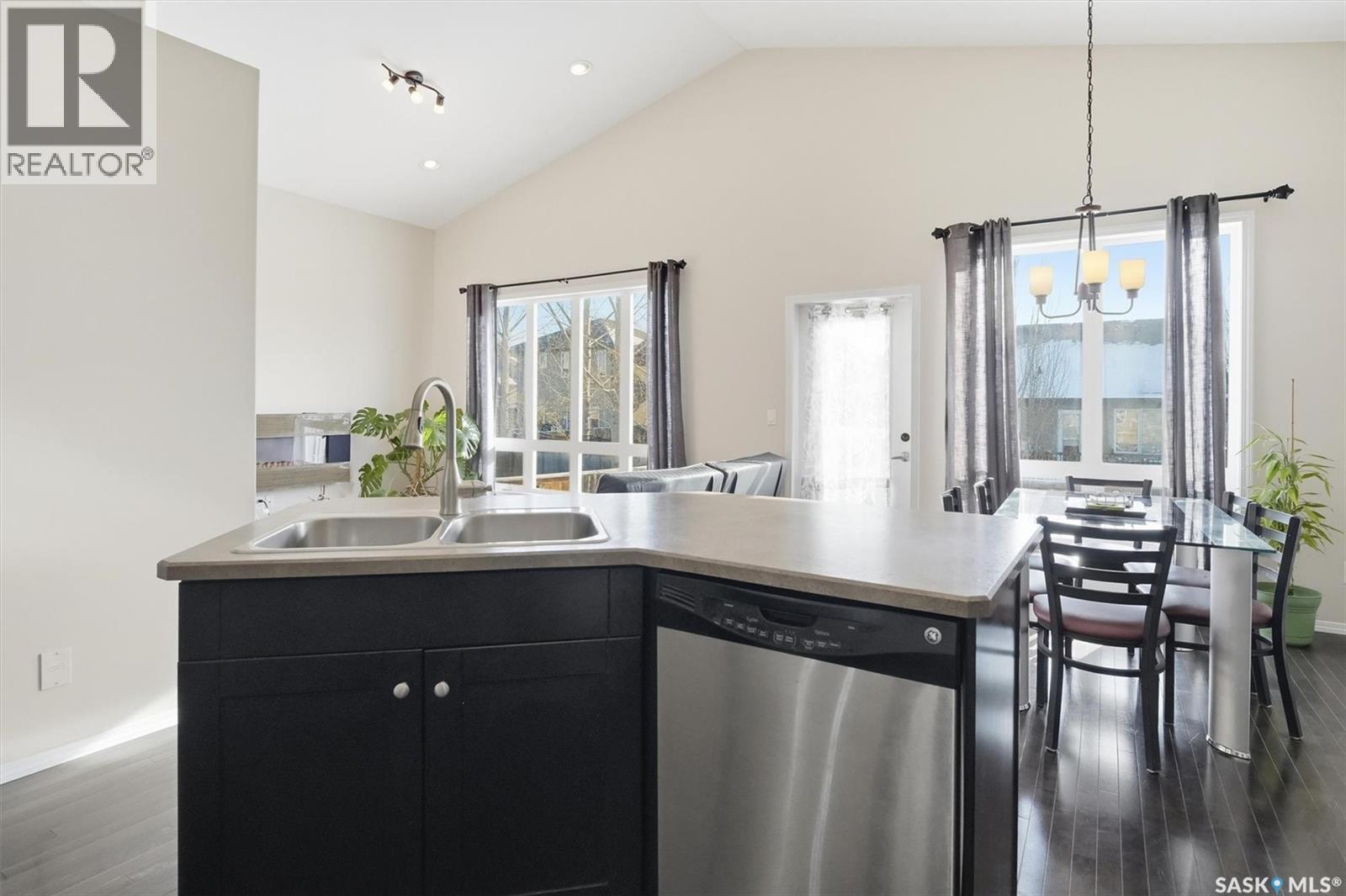 1018 Rempel Way, Saskatoon, Saskatchewan  S7T 0M6 - Photo 10 - SK029132