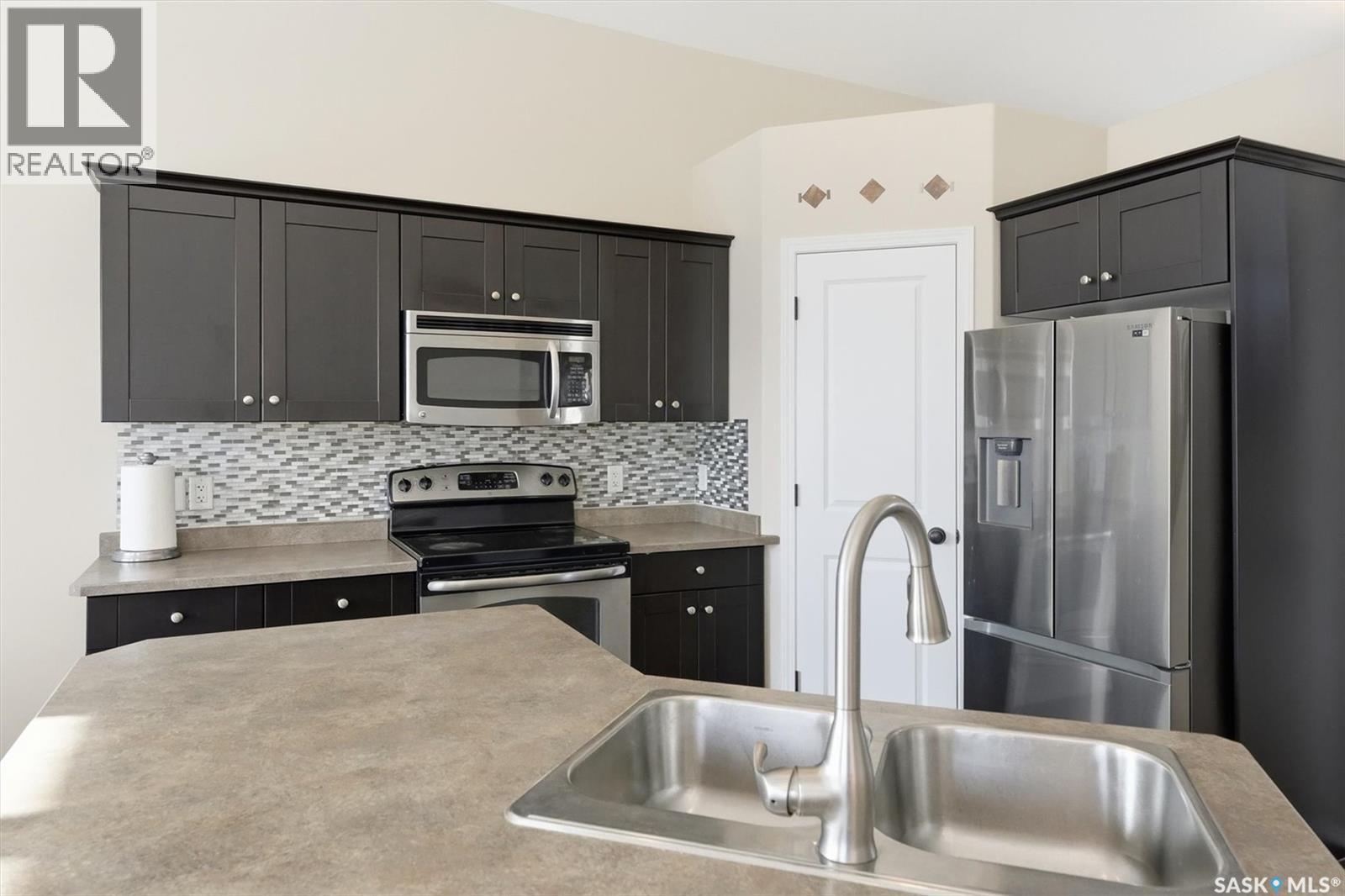 1018 Rempel Way, Saskatoon, Saskatchewan  S7T 0M6 - Photo 9 - SK029132