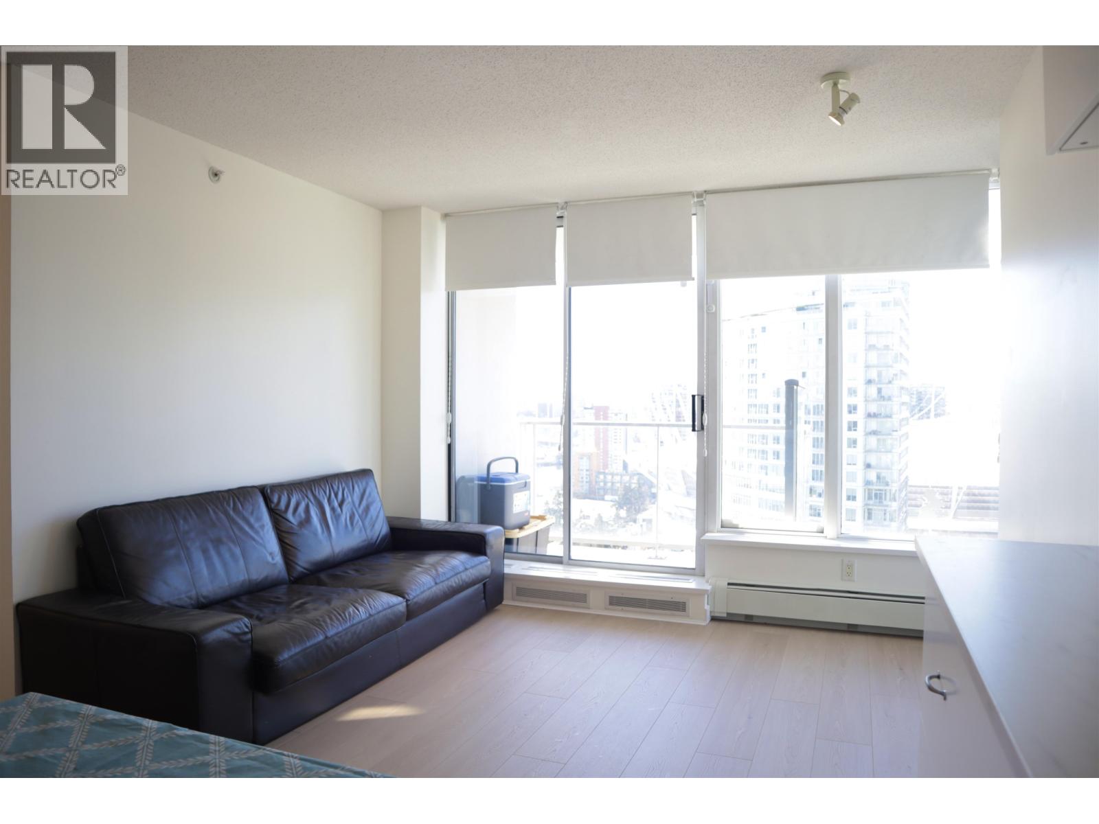 Listing Picture 7 of 17 : 2906 689 ABBOTT STREET, Vancouver / 溫哥華 - 魯藝地產 Yvonne Lu Group - MLS Medallion Club Member