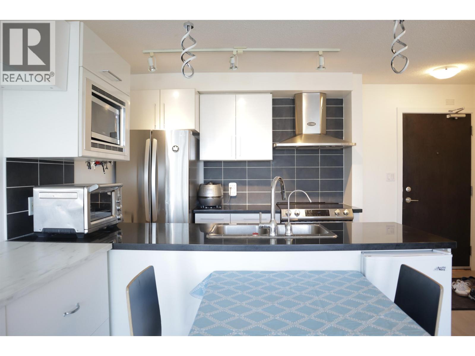 Listing Picture 5 of 17 : 2906 689 ABBOTT STREET, Vancouver / 溫哥華 - 魯藝地產 Yvonne Lu Group - MLS Medallion Club Member