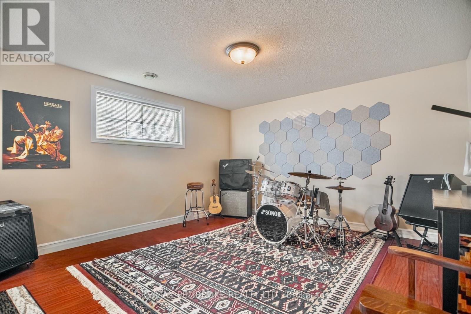 193 D'youville Drive, Pembroke, Ontario  K8A 8R5 - Photo 19 - X12820176