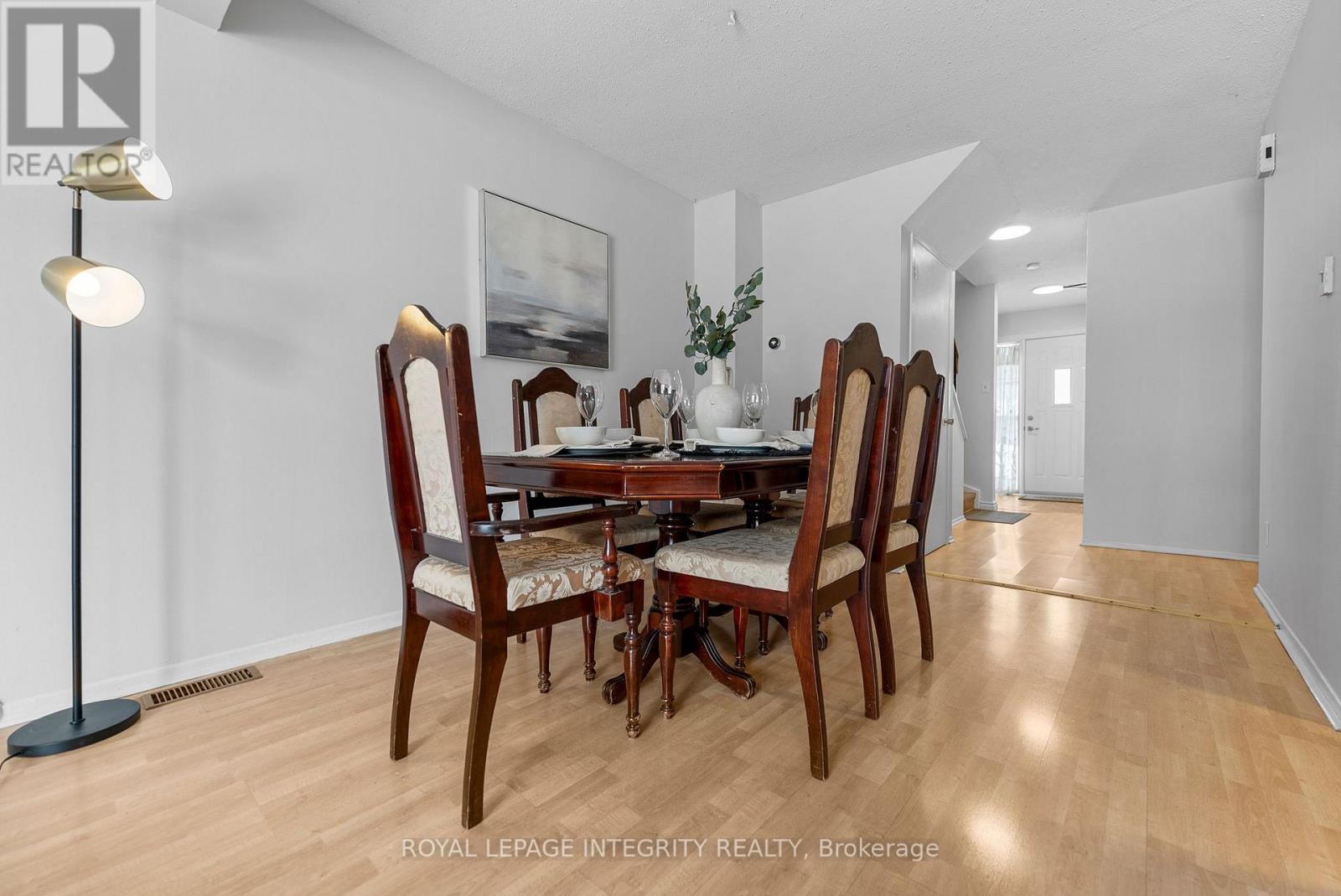 86 Stokes Crescent, Ottawa, Ontario  K2L 2Z4 - Photo 7 - X12820172