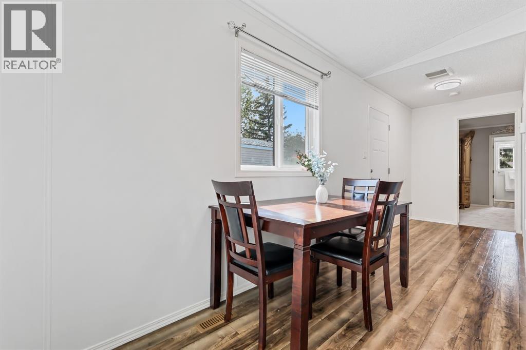 305 Stanley Avenue, Okotoks, Alberta  T1S 1M5 - Photo 10 - A2256943