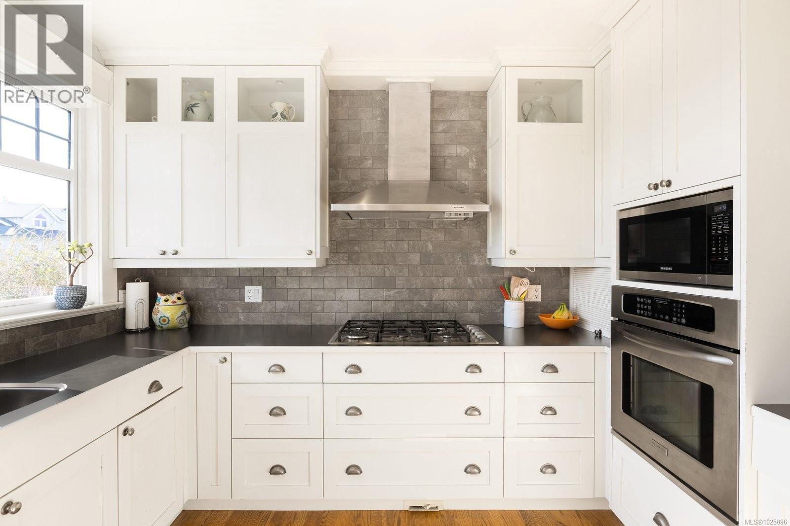 2231 Windsor Rd, Oak Bay, British Columbia  V8S 3C8 - Photo 14 - 1025896