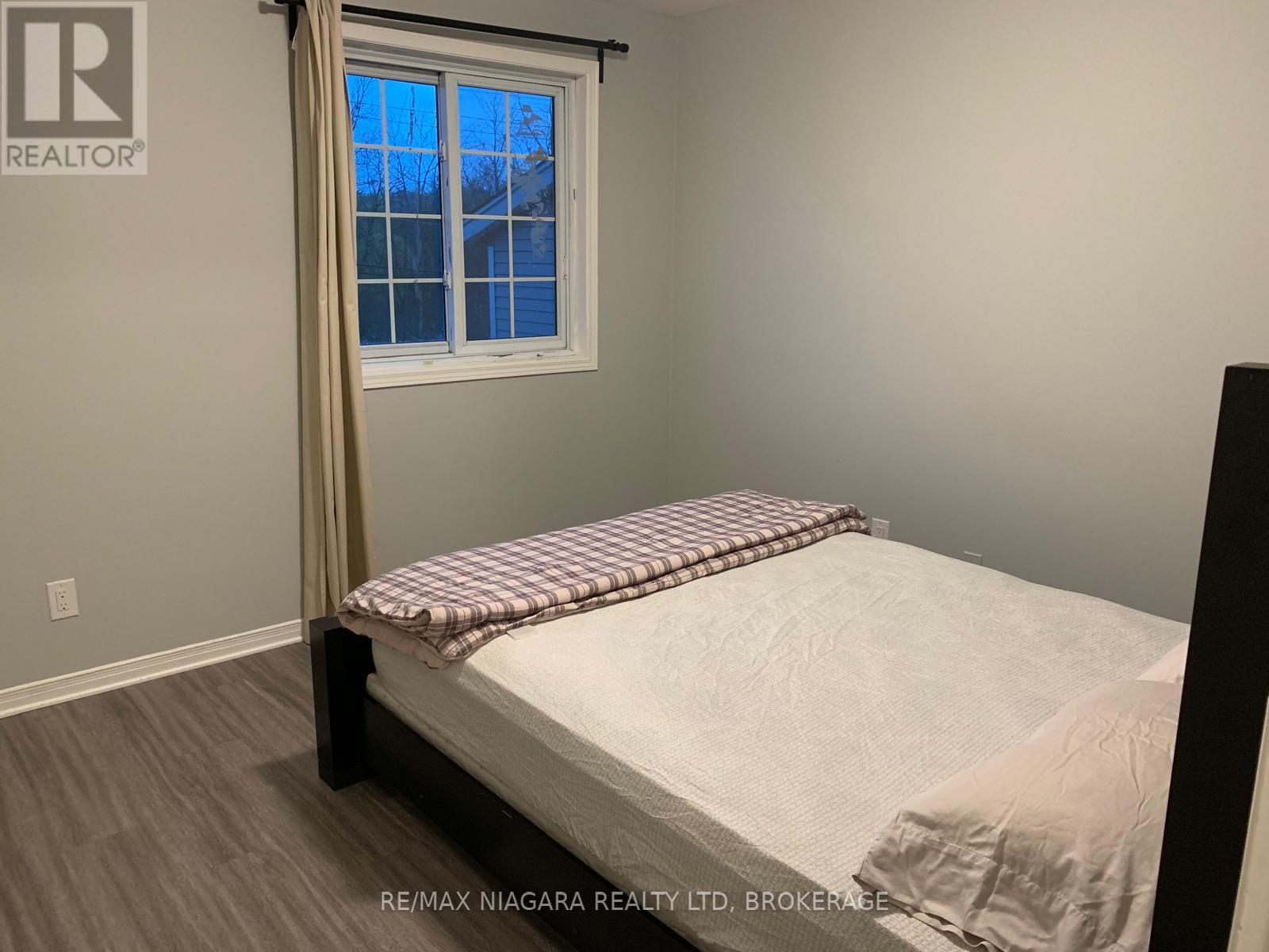 310 Oakdale Avenue, St. Catharines, Ontario  L2P 2T5 - Photo 11 - X12820136