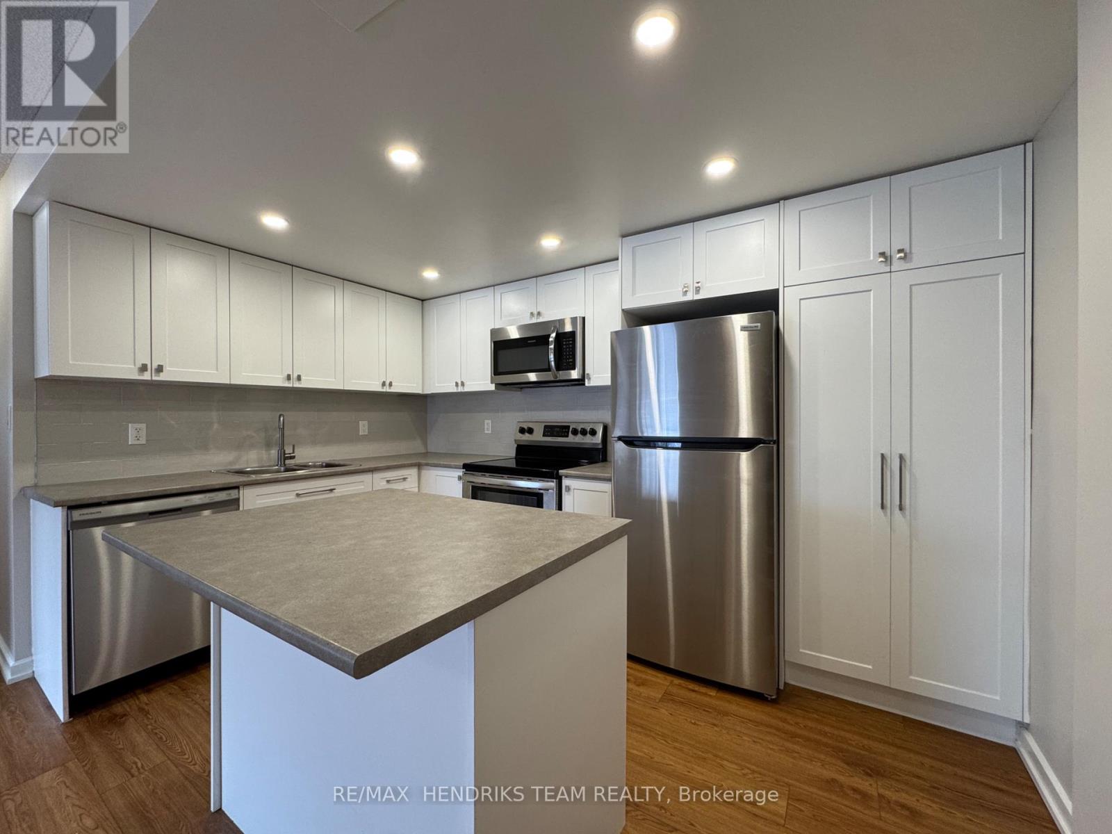 312 - 16 Capner Street, St. Catharines, Ontario  L2P 3X4 - Photo 2 - X12820146