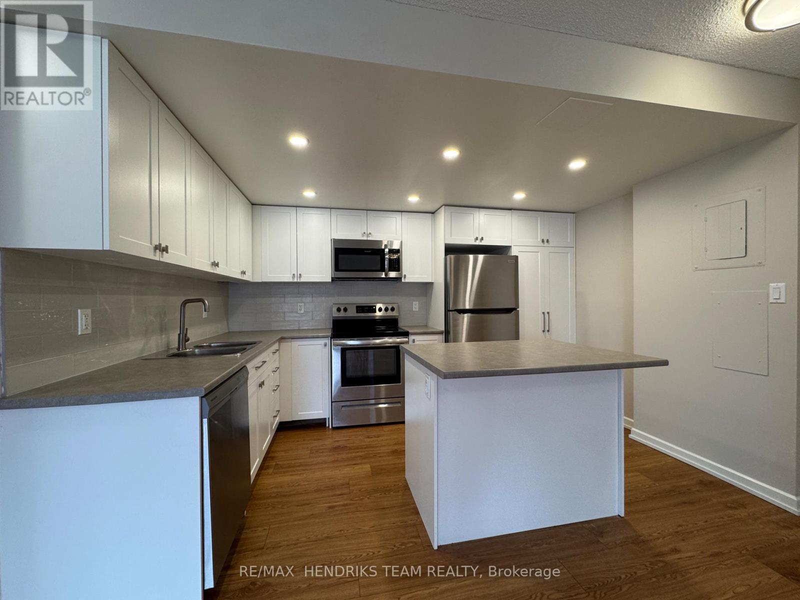 312 - 16 Capner Street, St. Catharines, Ontario  L2P 3X4 - Photo 3 - X12820146