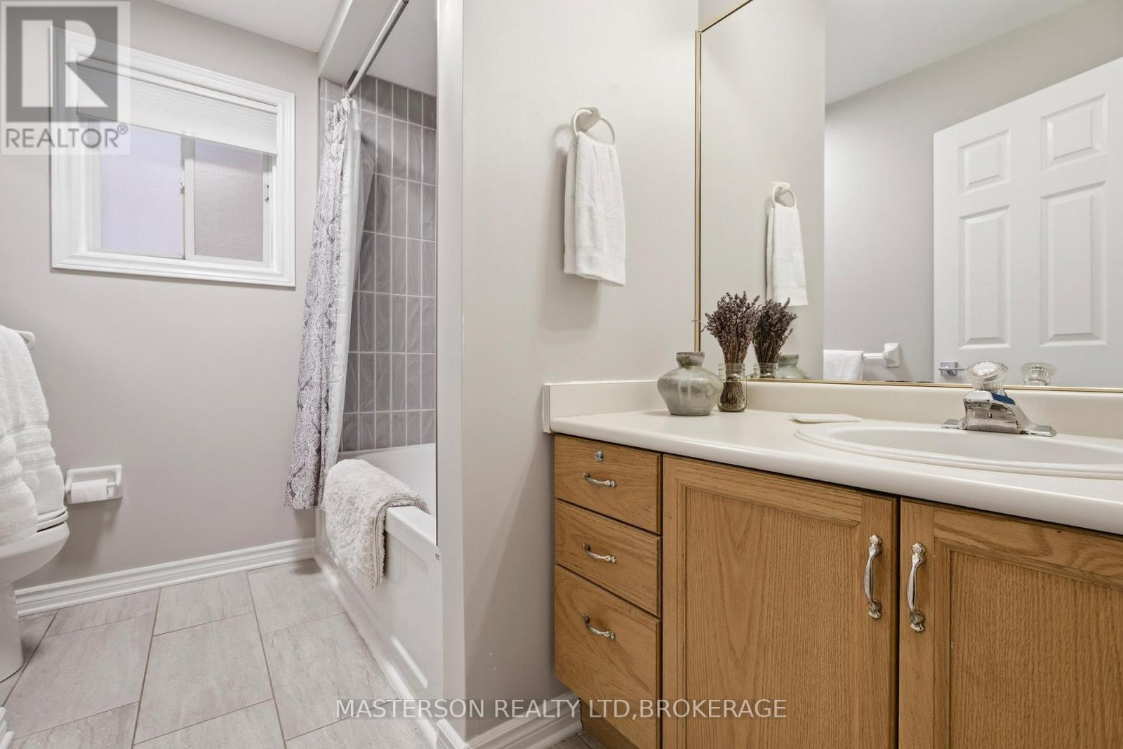 7740 Alpine Drive, Niagara Falls, Ontario  L2H 3B6 - Photo 13 - X12820192