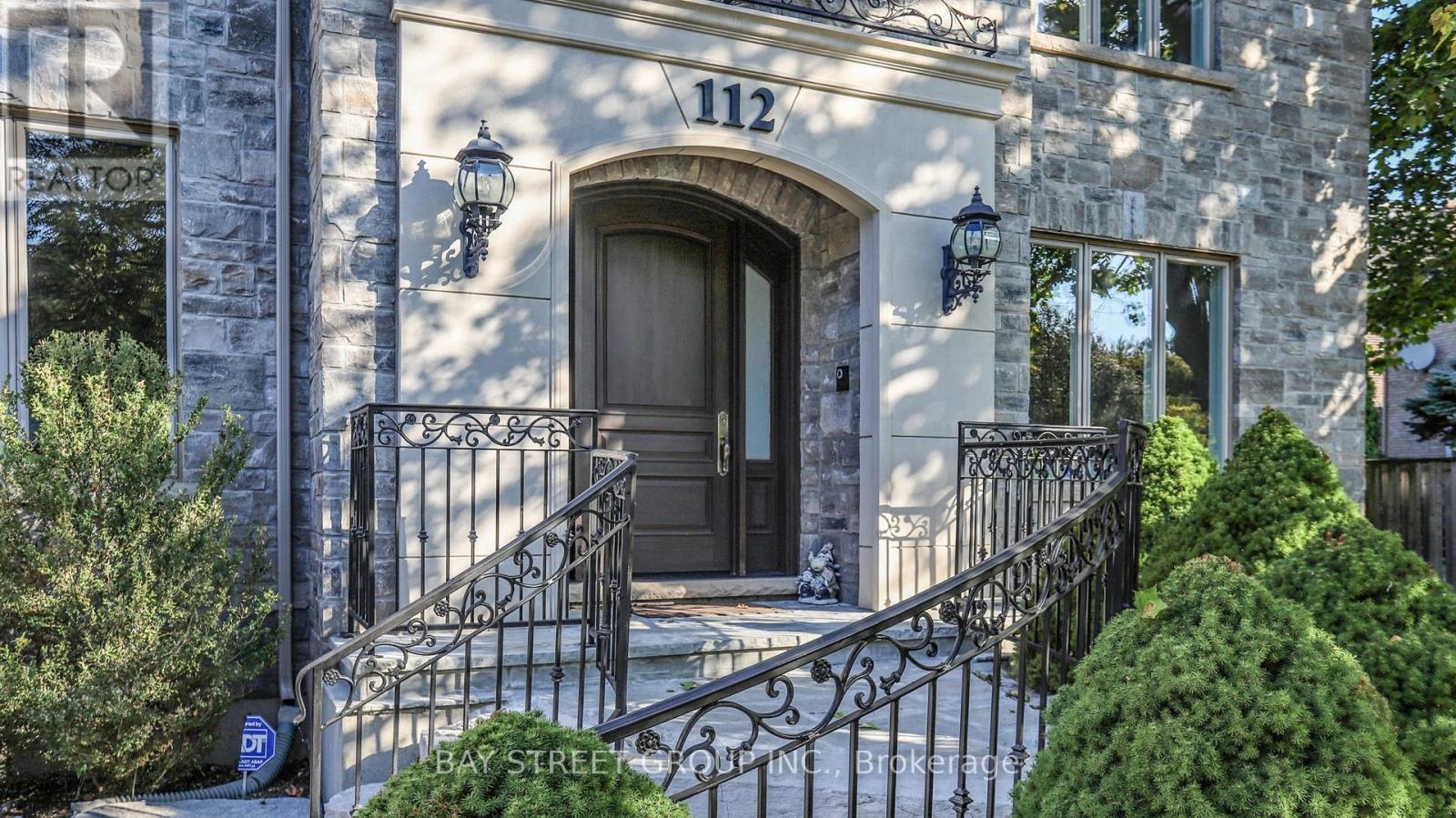 112 Centre Avenue, Toronto, Ontario  M2M 2L8 - Photo 2 - C12820084