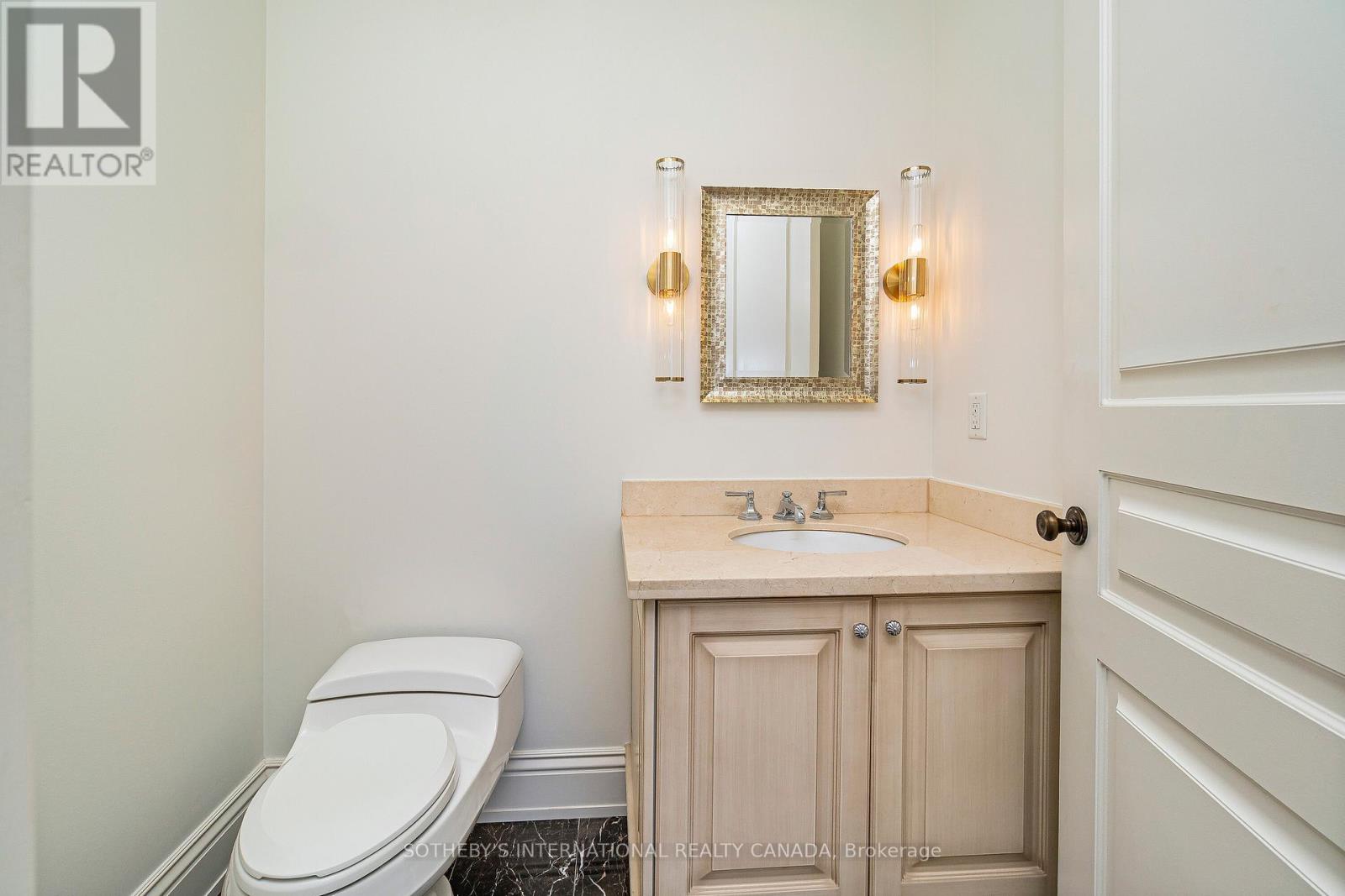 4201 - 183 Wellington Street W, Toronto (Waterfront Communities), Ontario  M4S 3H8 - Photo 16 - C12820104