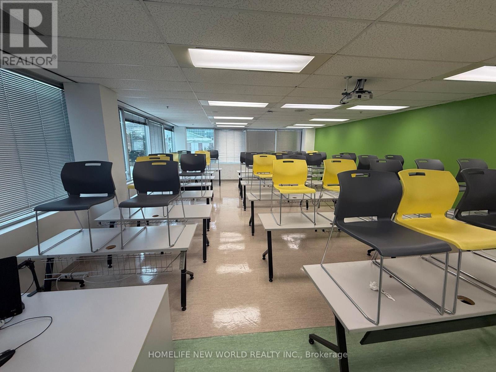 2nd Floor - 265 Yorkland Boulevard, Toronto (Henry Farm), Ontario  M2J 1S5 - Photo 23 - C12820110