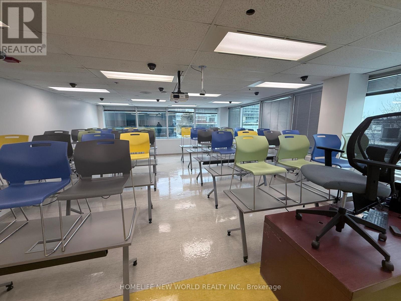 2nd Floor - 265 Yorkland Boulevard, Toronto (Henry Farm), Ontario  M2J 1S5 - Photo 34 - C12820110