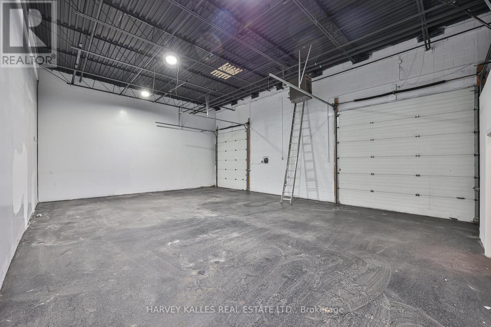 2 - 589 Steven Court, Newmarket, Ontario  L3Y 6Z3 - Photo 7 - N12694456