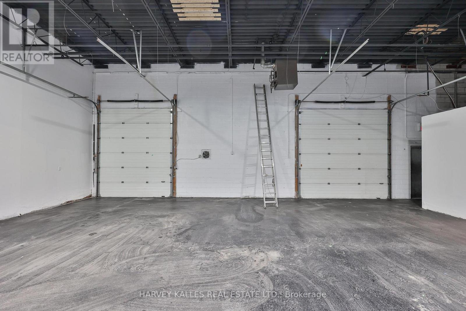 2 - 589 Steven Court, Newmarket, Ontario  L3Y 6Z3 - Photo 6 - N12694456