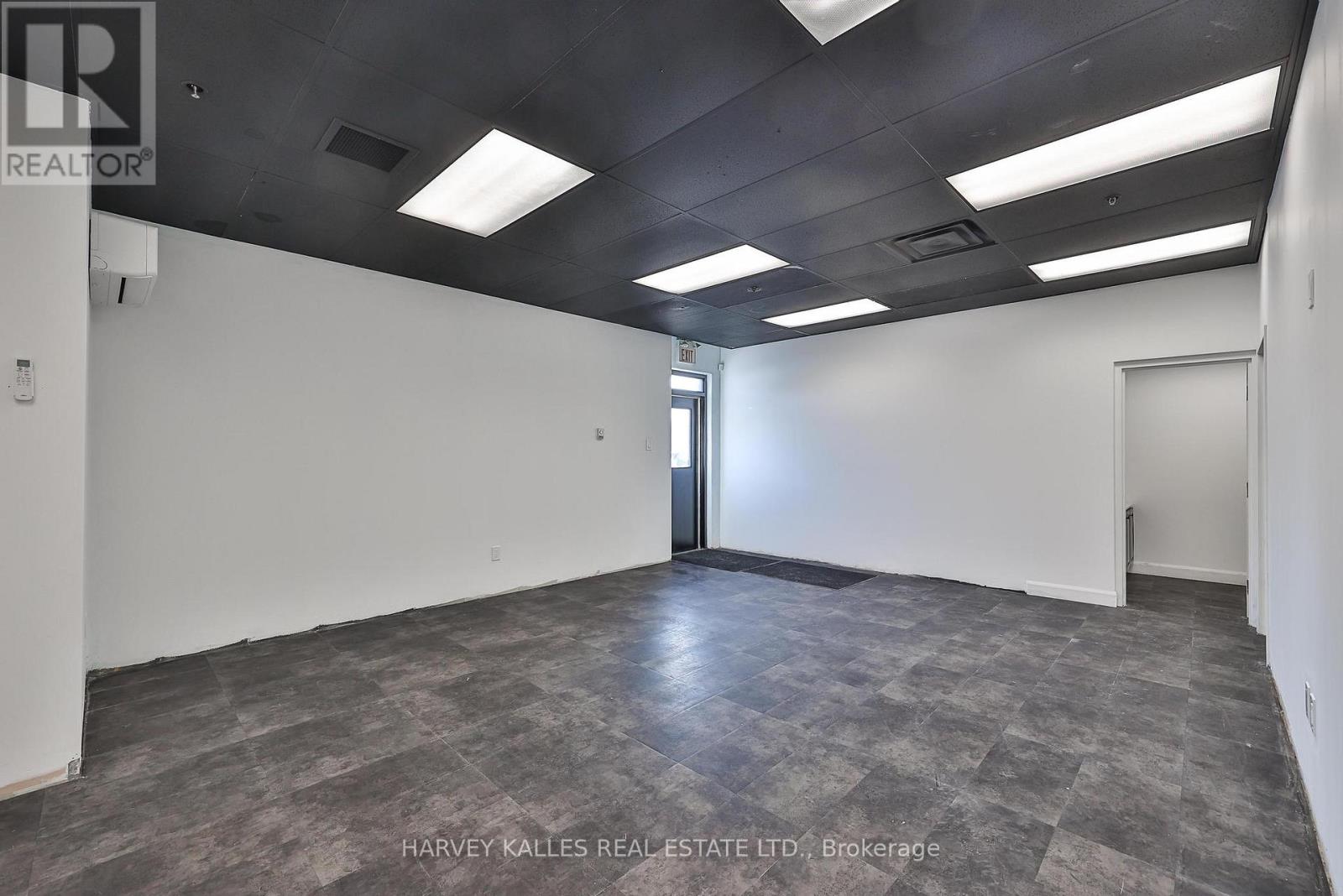 2 - 589 Steven Court, Newmarket, Ontario  L3Y 6Z3 - Photo 9 - N12694456