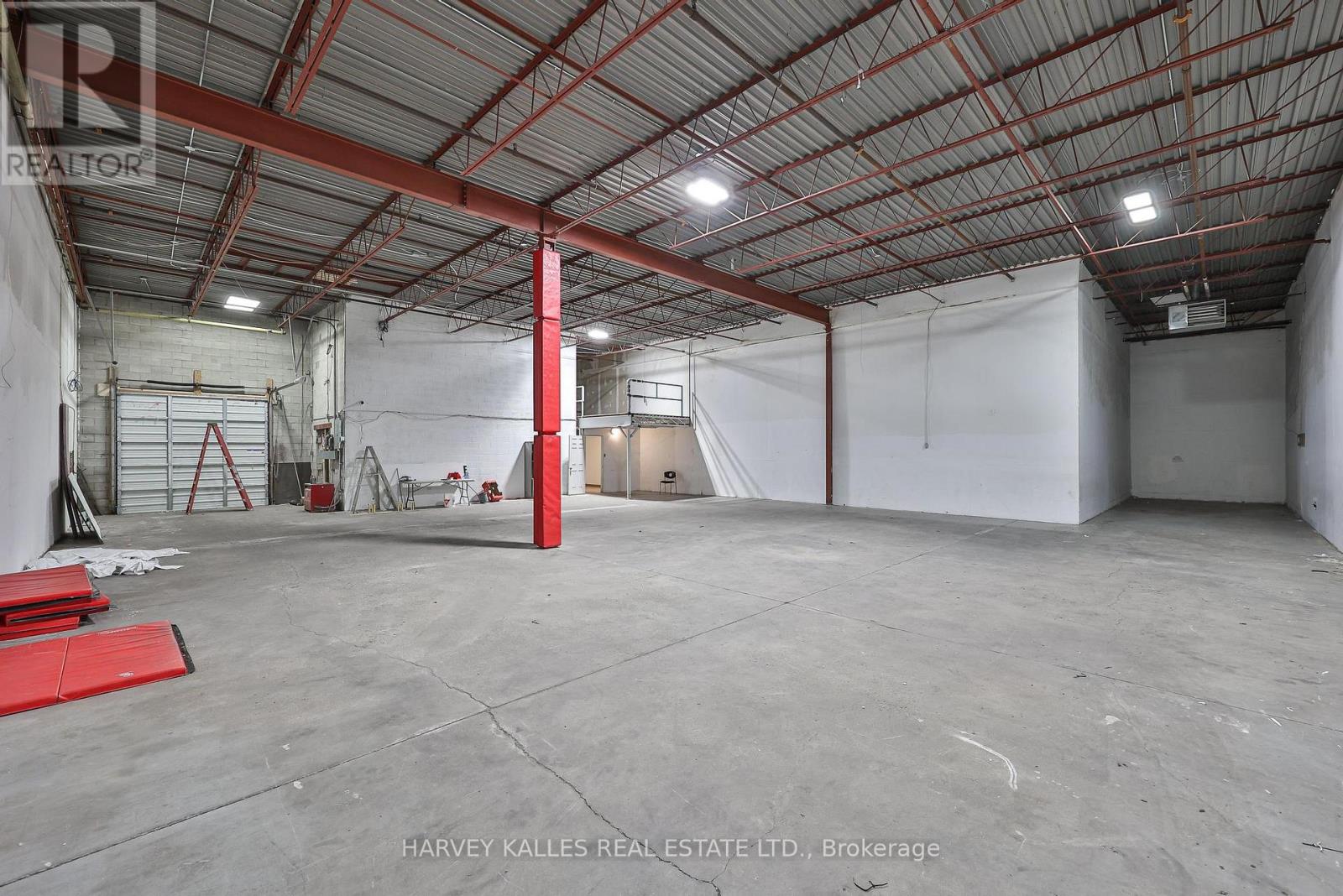 6 - 589 Steven Court, Newmarket, Ontario  L3Y 6Z3 - Photo 7 - N12717386