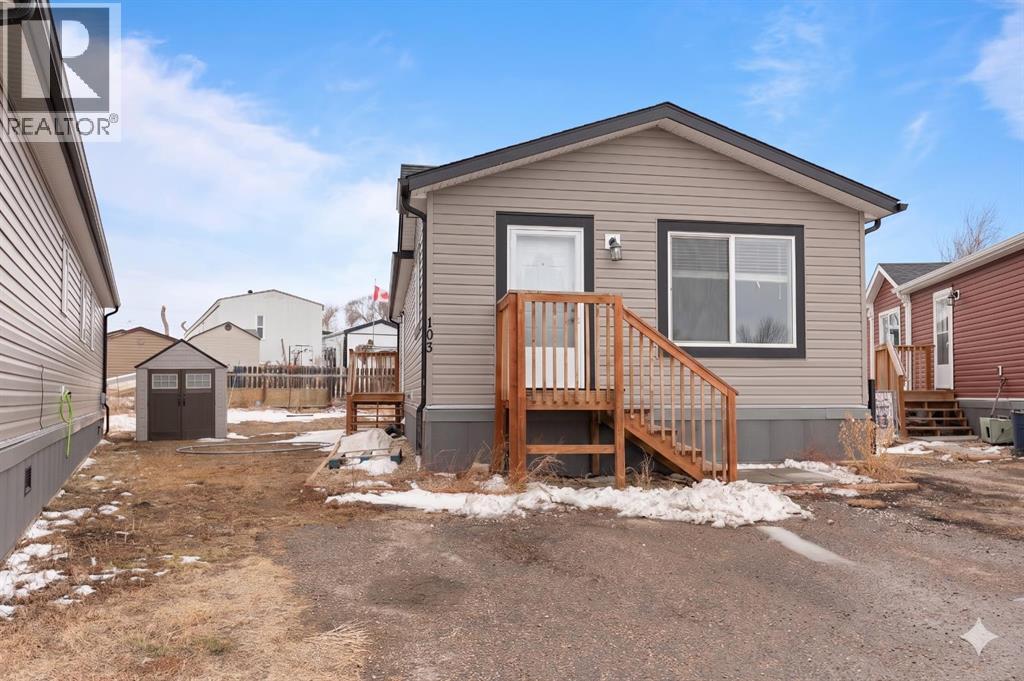 103 Anson Avenue Sw, Medicine Hat, Alberta  T1A 7Z9 - Photo 1 - A2288561