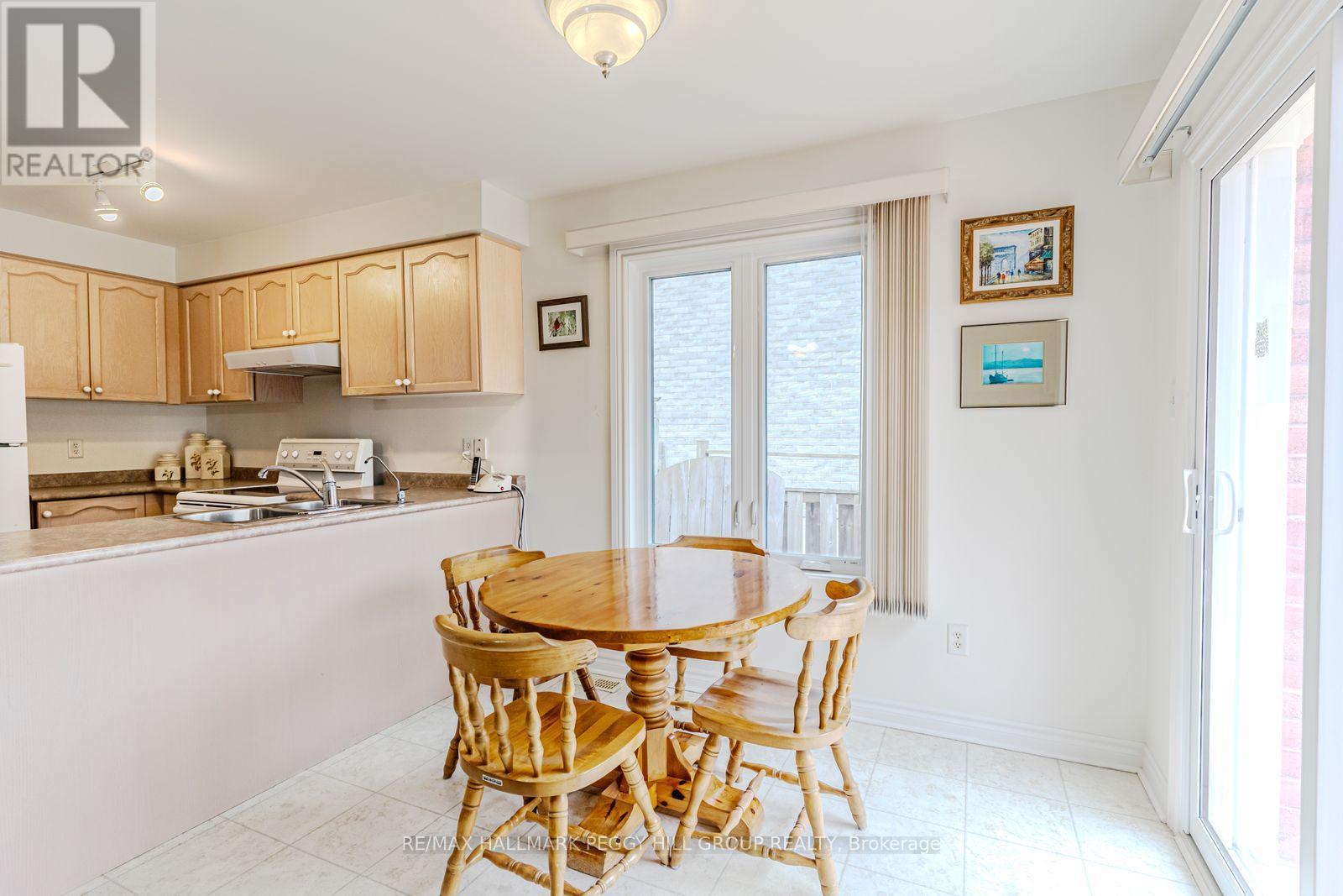 43 Cheltenham Road, Barrie, Ontario  L4M 6R8 - Photo 4 - S12820124