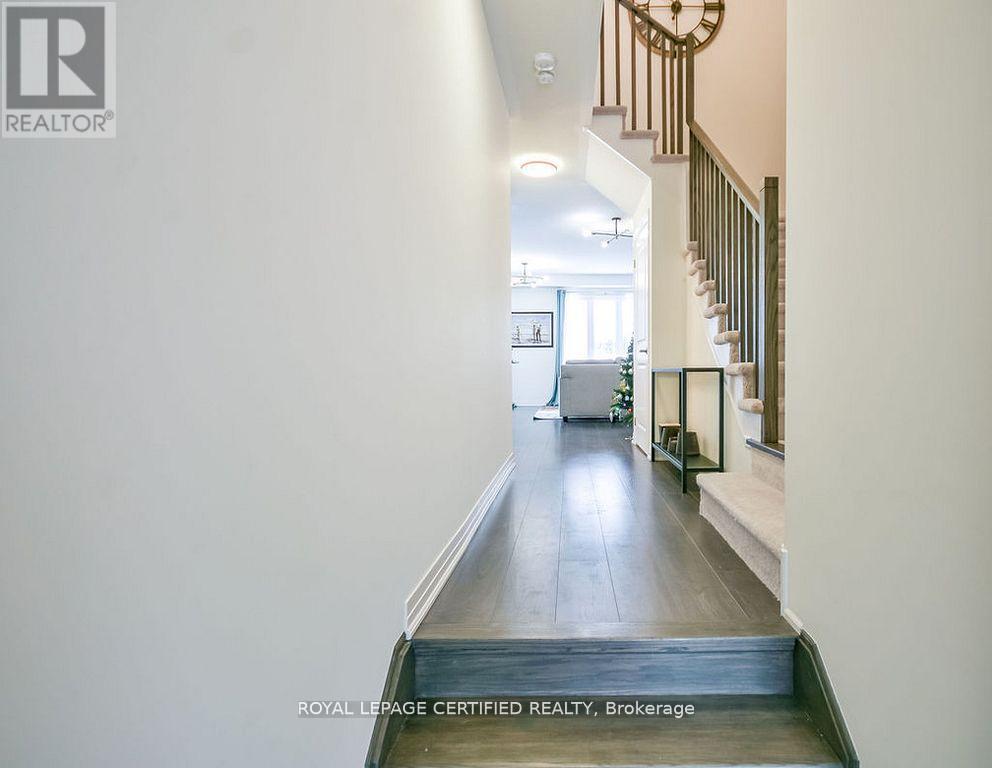 103 Sagewood Avenue, Barrie, Ontario  L9J 0K5 - Photo 8 - S12820190